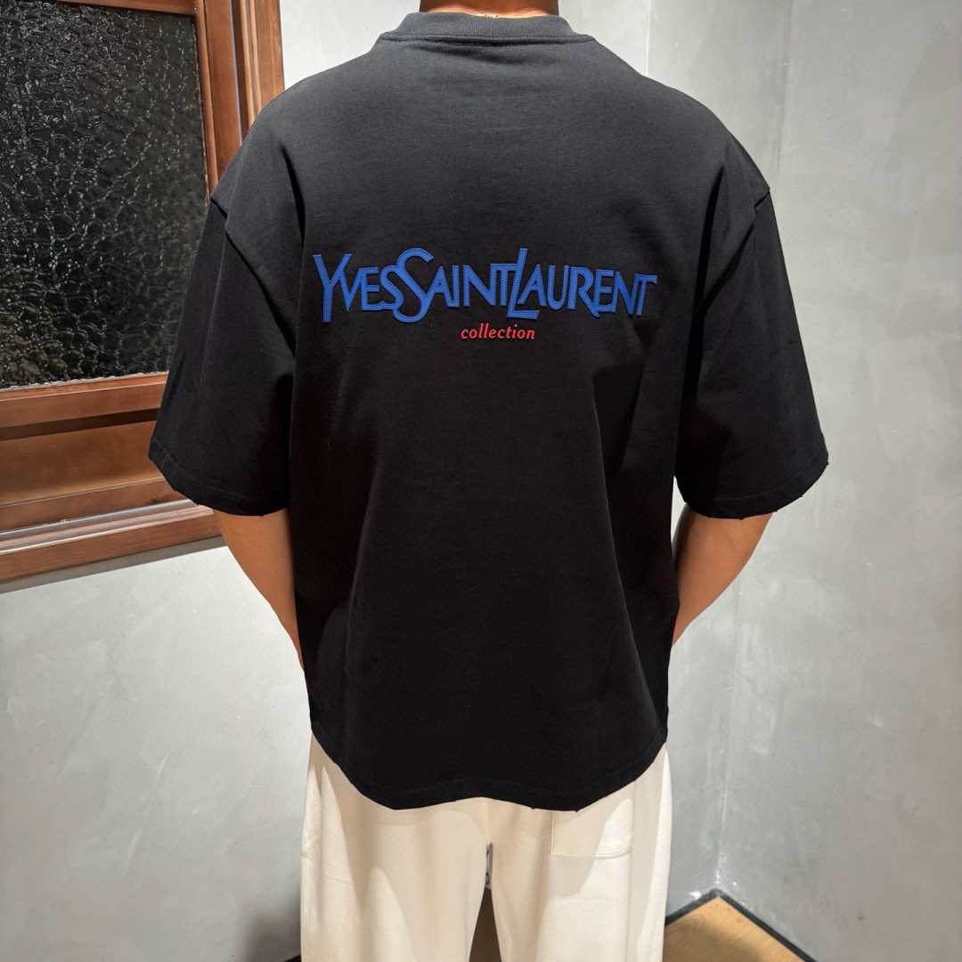 YSL🌟夏季短袖采用优质棉质面料，亲肤舒适！版型完美！百搭款！logo设计别具一格，上身效果潮流时尚活力