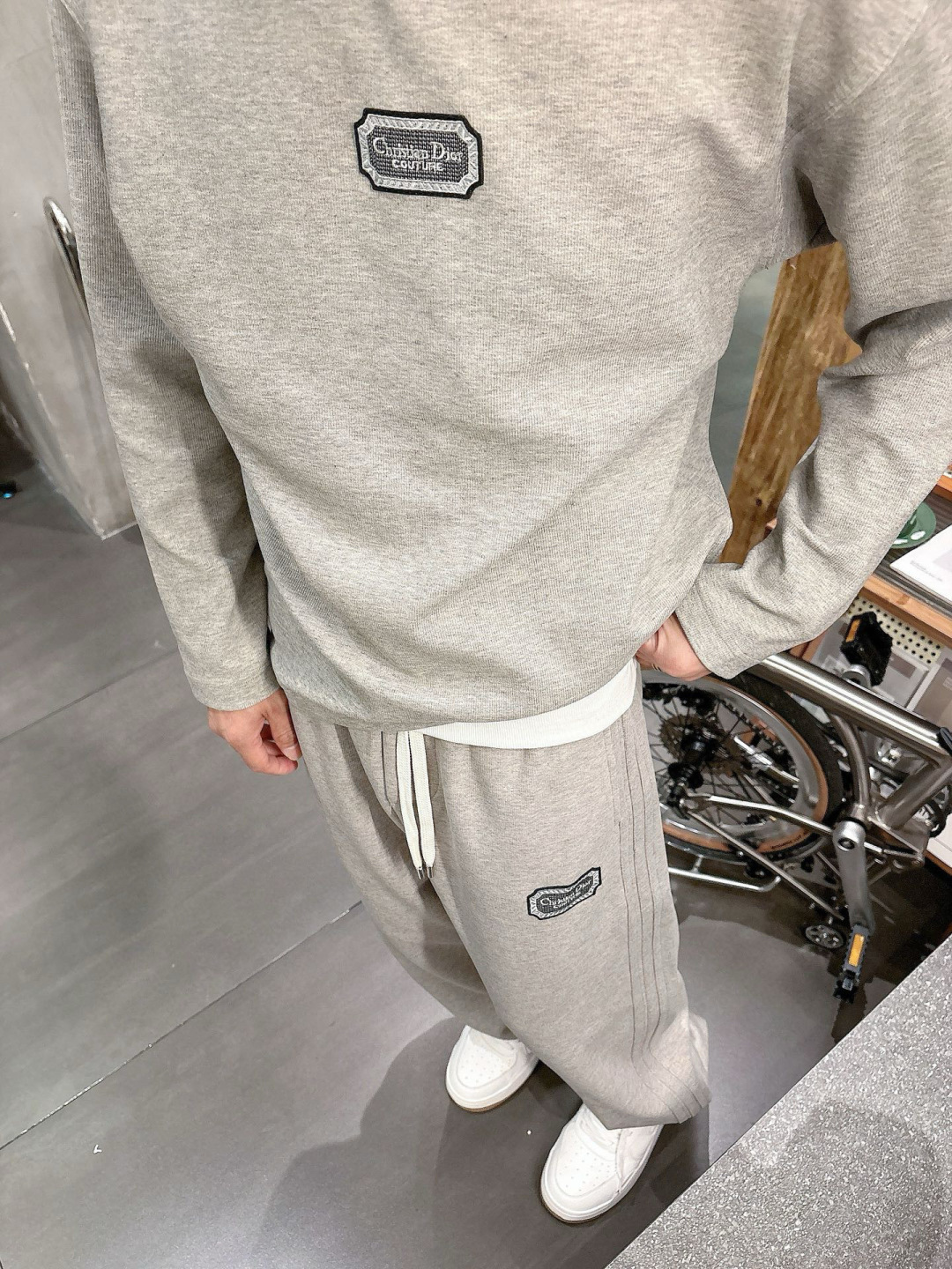 迪家🔥新款美式高级感直筒宽松阔腿直筒裤🔥侧边多道压线剪裁，加上特殊的面料，尽显品质感 高级感，超级舒适透