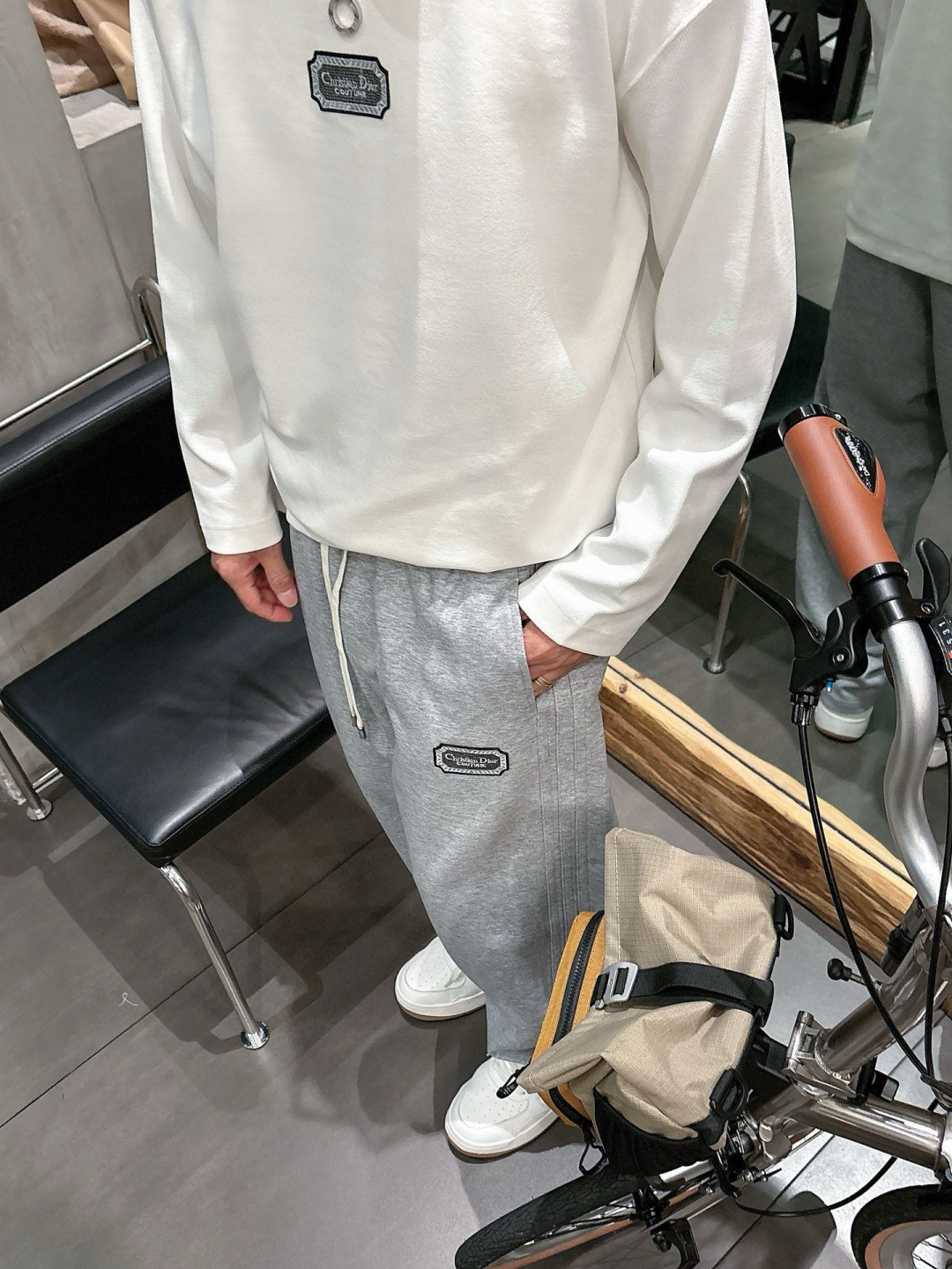 迪家🔥新款美式高级感直筒宽松阔腿直筒裤🔥侧边多道压线剪裁，加上特殊的面料，尽显品质感 高级感，超级舒适透