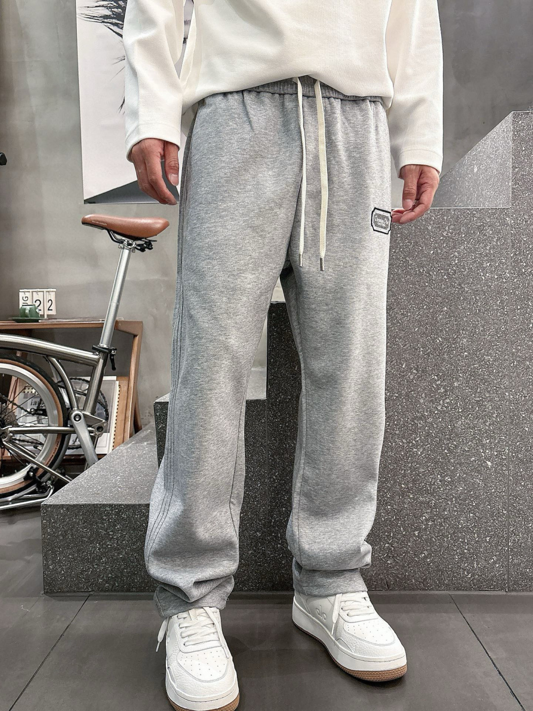 迪家🔥新款美式高级感直筒宽松阔腿直筒裤🔥侧边多道压线剪裁，加上特殊的面料，尽显品质感 高级感，超级舒适透