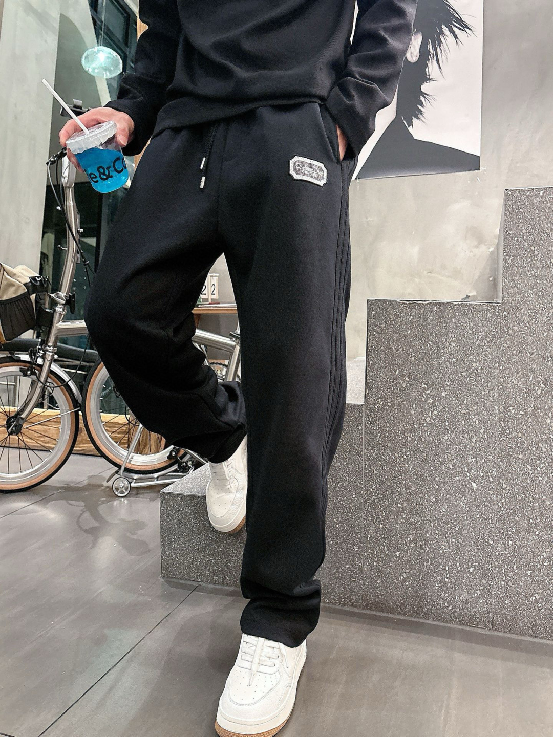 迪家🔥新款美式高级感直筒宽松阔腿直筒裤🔥侧边多道压线剪裁，加上特殊的面料，尽显品质感 高级感，超级舒适透