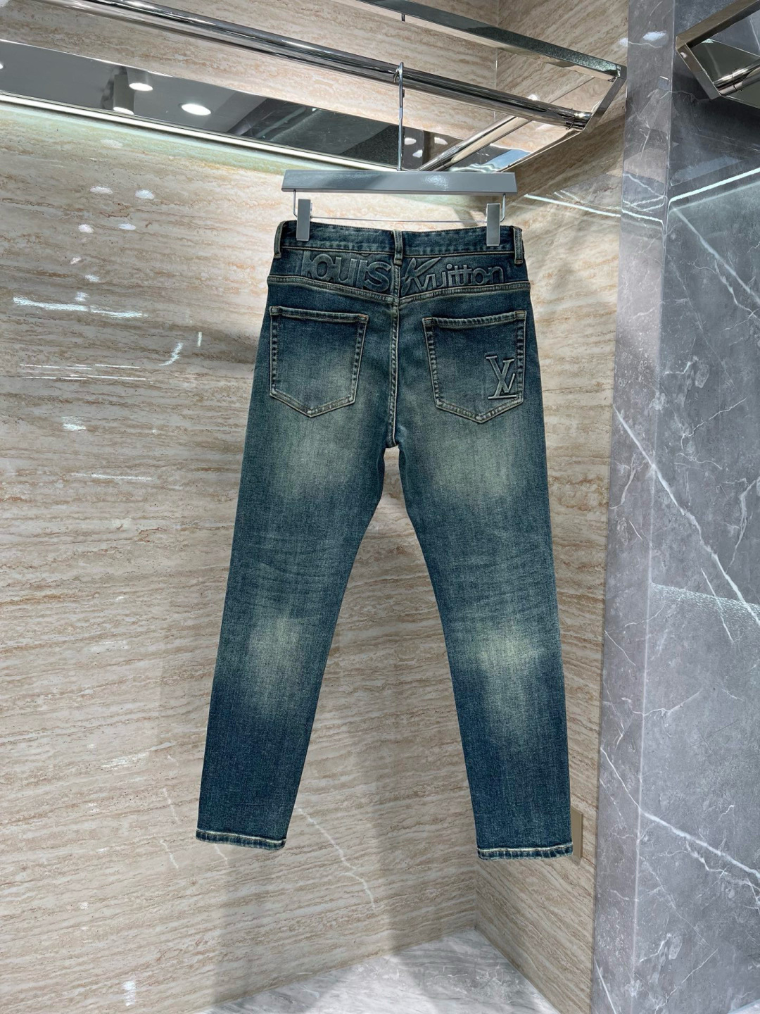 驴家牛仔裤𝟐𝟎𝟐𝟓秋冬上新现货供应 高端精梳棉面料 纳米洗洗𝟓𝟎𝟐𝟗# 兰牛 码数: 𝟐𝟗-𝟑𝟖