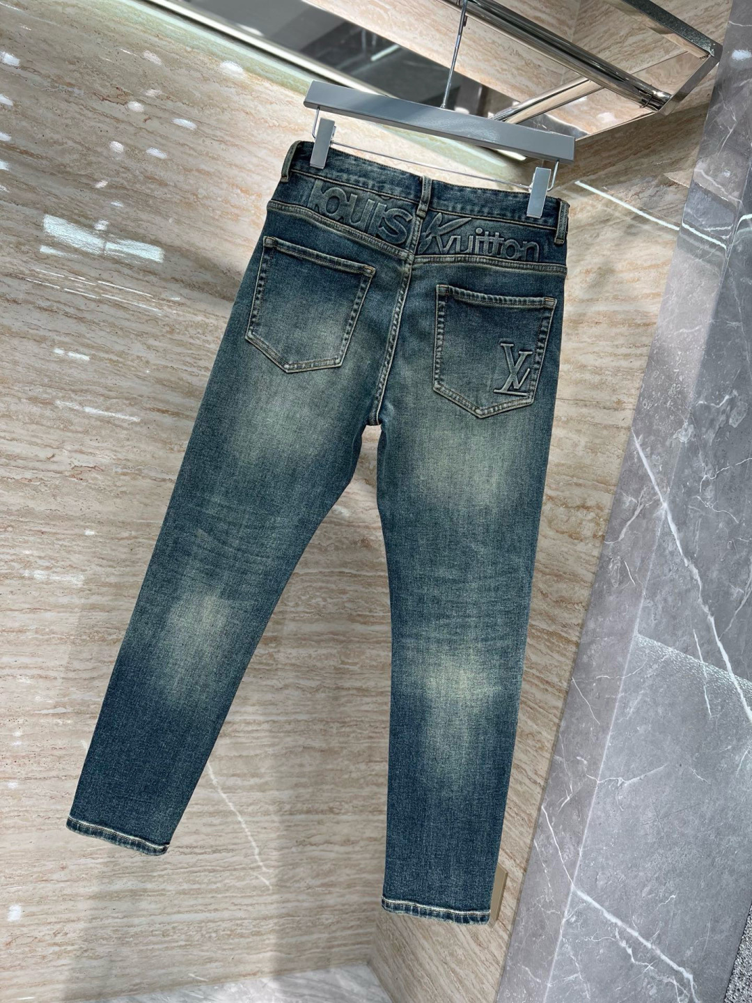 驴家牛仔裤𝟐𝟎𝟐𝟓秋冬上新现货供应 高端精梳棉面料 纳米洗洗𝟓𝟎𝟐𝟗# 兰牛 码数: 𝟐𝟗-𝟑𝟖