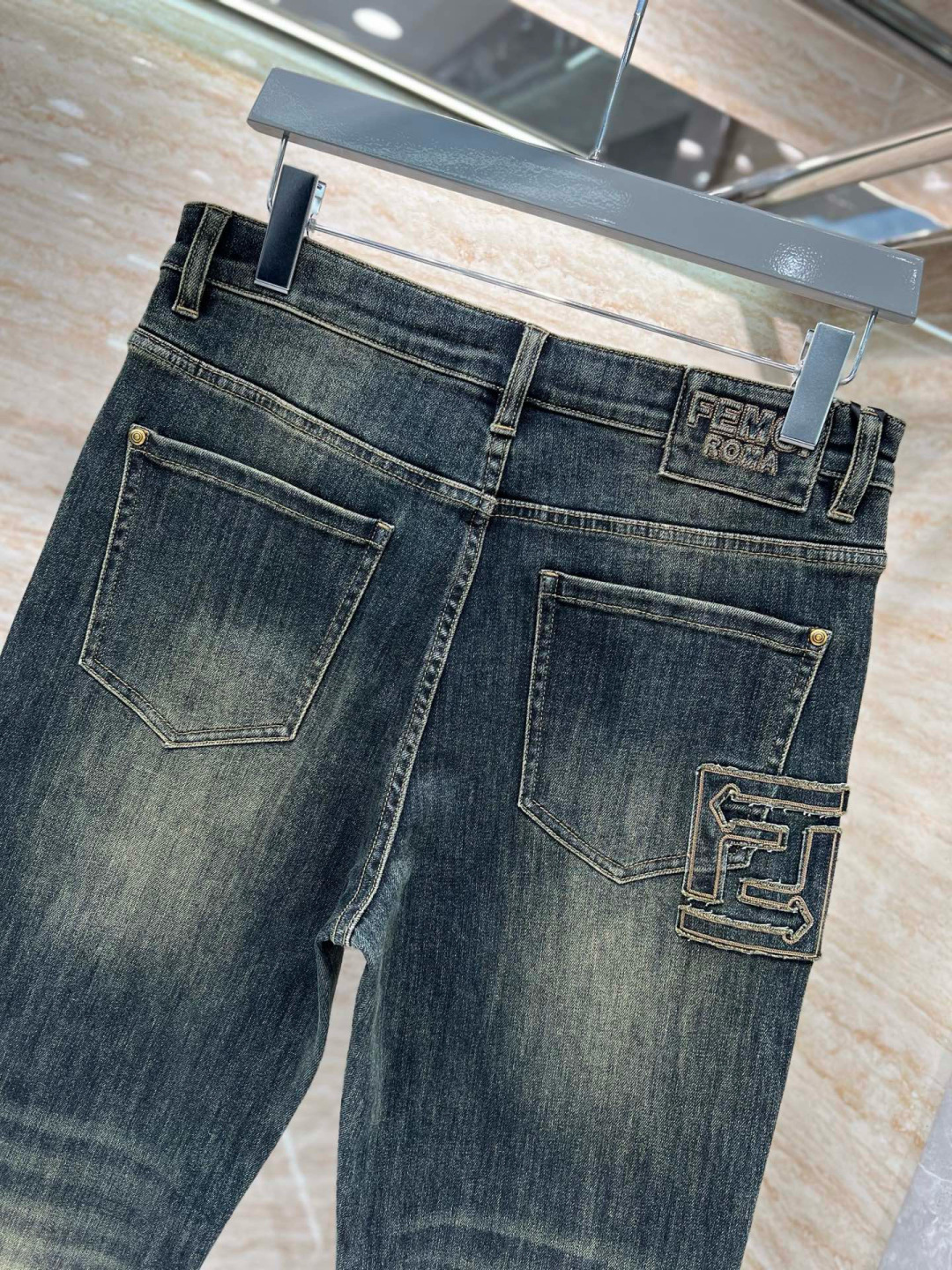 FD牛仔裤𝟐𝟎𝟐𝟓秋冬上新现货供应 高端精梳棉面料 纳米洗水𝟗𝟎𝟏𝟖𝟑# 直筒微阔牛仔 码数: 𝟐𝟗-𝟑