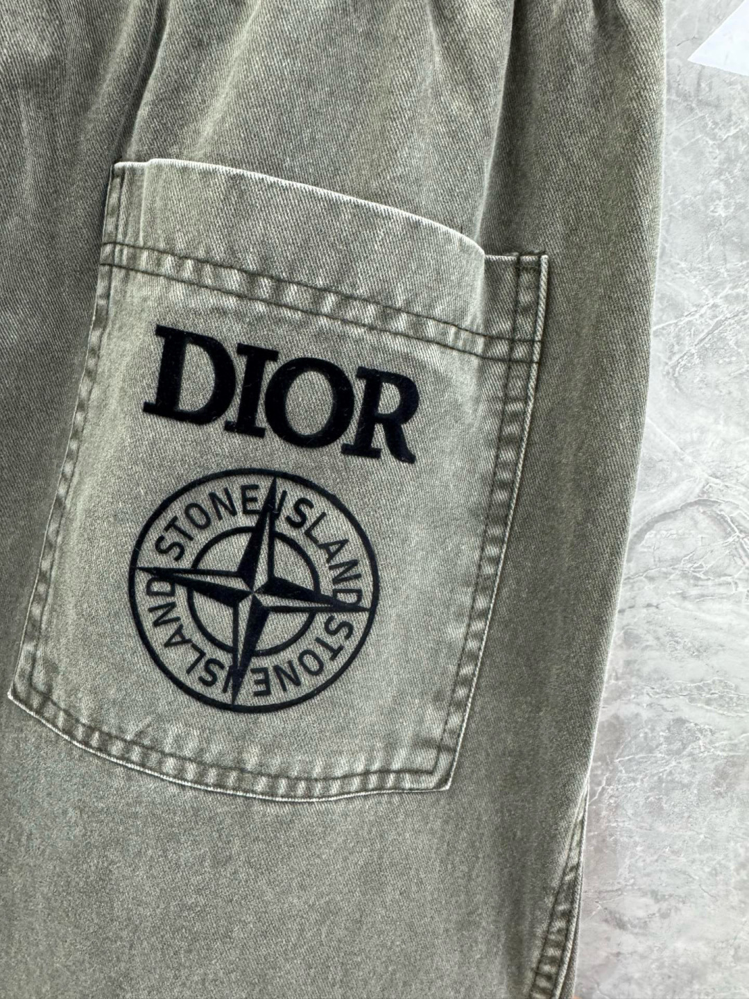 25秋冬新款CD x Stone Island户外复古休闲伞兵裤，男士柔软斜纹棉布宽松潮流长裤。顶级渠道