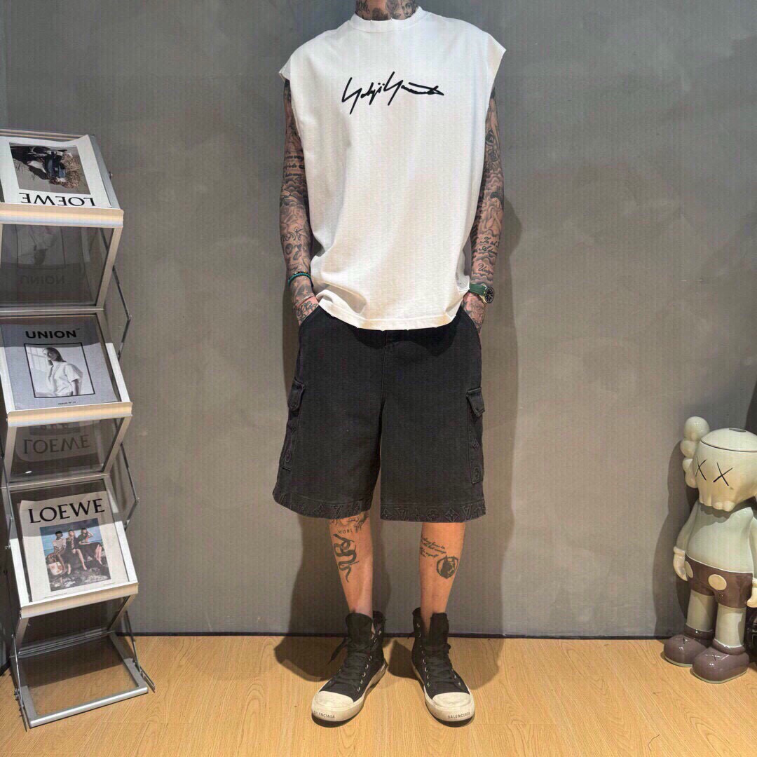 新款🌟Y3，新款背心🎽，面料采用顶级原版精梳棉，印压胶条logo印花图案，顶级的做工，高端品质，男女同款