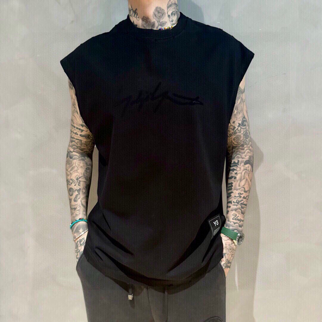 新款🌟Y3，新款背心🎽，面料采用顶级原版精梳棉，印压胶条logo印花图案，顶级的做工，高端品质，男女同款