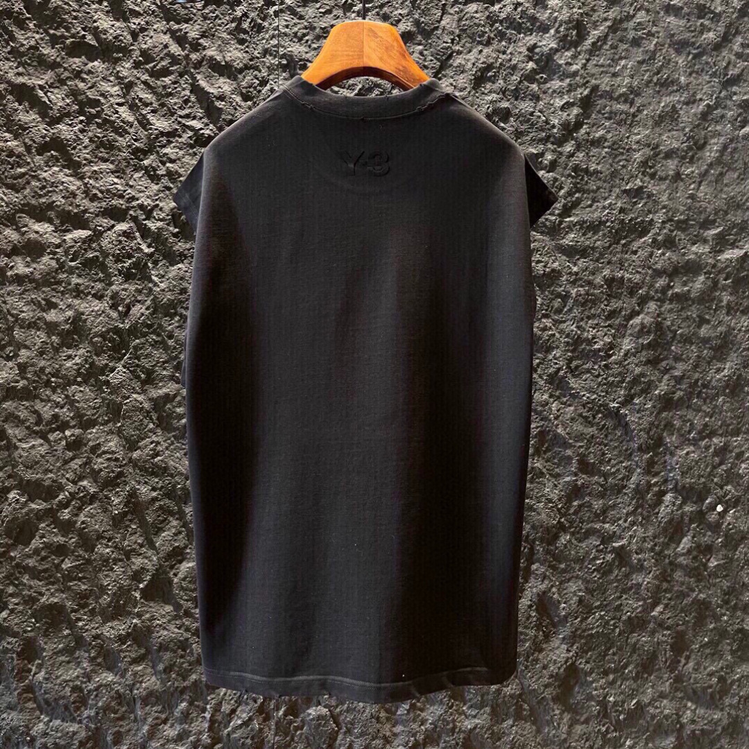 新款🌟Y3，新款背心🎽，面料采用顶级原版精梳棉，印压胶条logo印花图案，顶级的做工，高端品质，男女同款