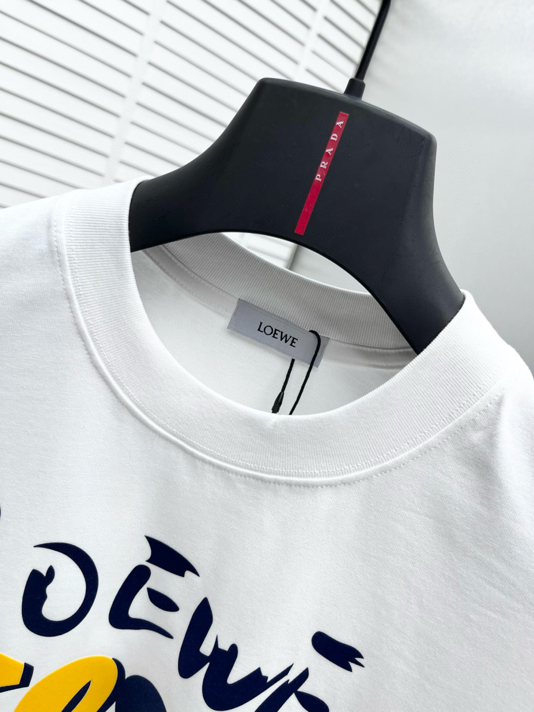 Loew* 25ss新款短袖，定制280克全棉面料，前幅印花logo，非常简约大气的一款 无论是上身舒适