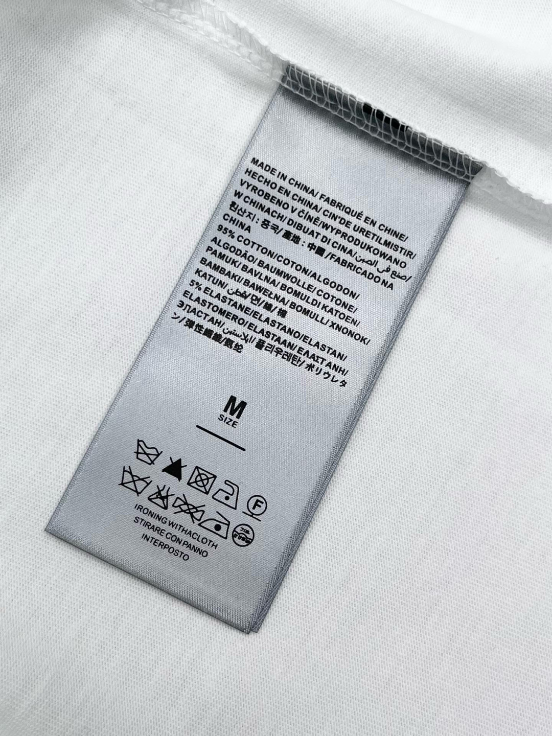 Loew* 25ss新款短袖，定制280克全棉面料，前幅印花logo，非常简约大气的一款 无论是上身舒适