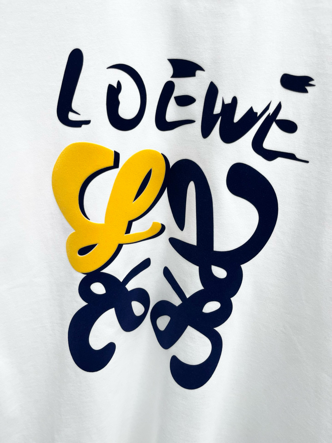 Loew* 25ss新款短袖，定制280克全棉面料，前幅印花logo，非常简约大气的一款 无论是上身舒适