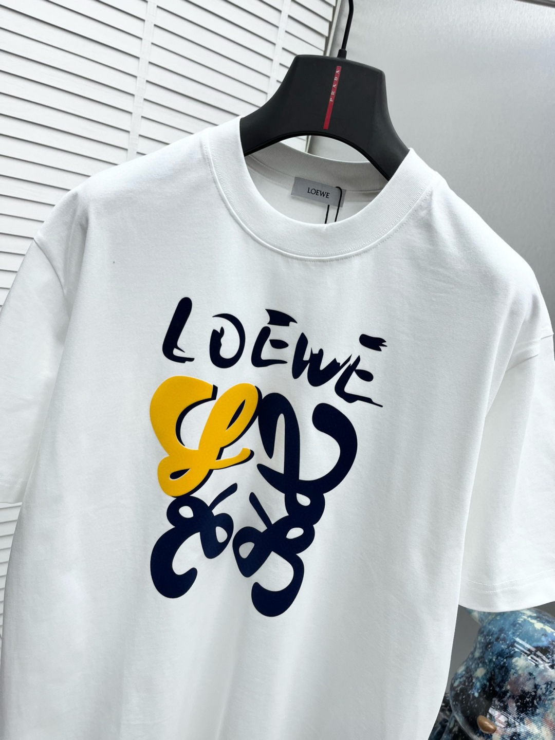 Loew* 25ss新款短袖，定制280克全棉面料，前幅印花logo，非常简约大气的一款 无论是上身舒适