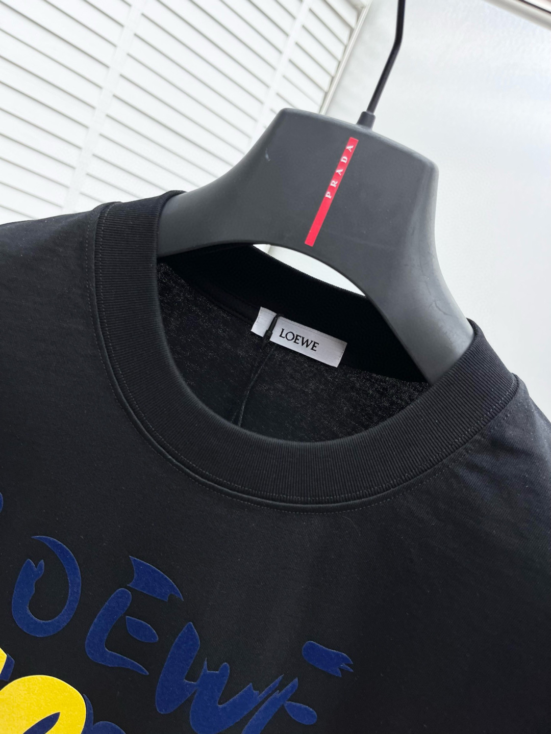 Loew* 25ss新款短袖，定制280克全棉面料，前幅印花logo，非常简约大气的一款 无论是上身舒适