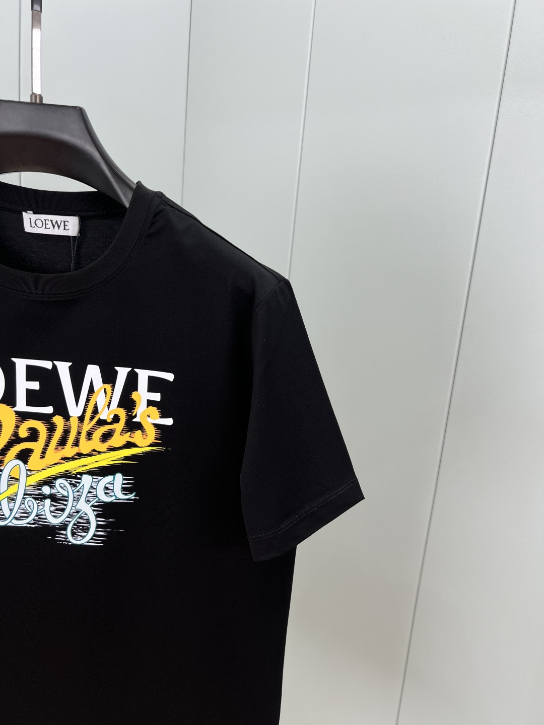 Loewe.罗意威 25夏季新品数码印花标识短袖T恤，正面饰有 LOEWE Paula’s Ibiza数