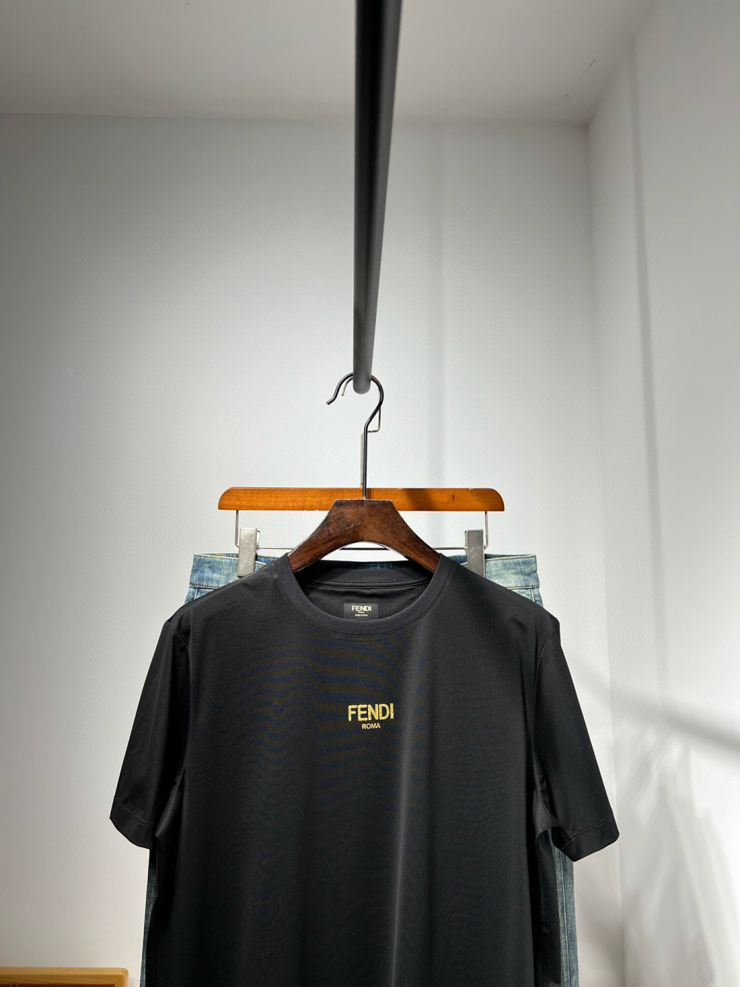 【新品】FD时装款双丝光棉圆领烫金小徽标FF 短袖T恤，香港洋行渠道货，经典明星级单品，25年春夏新品，