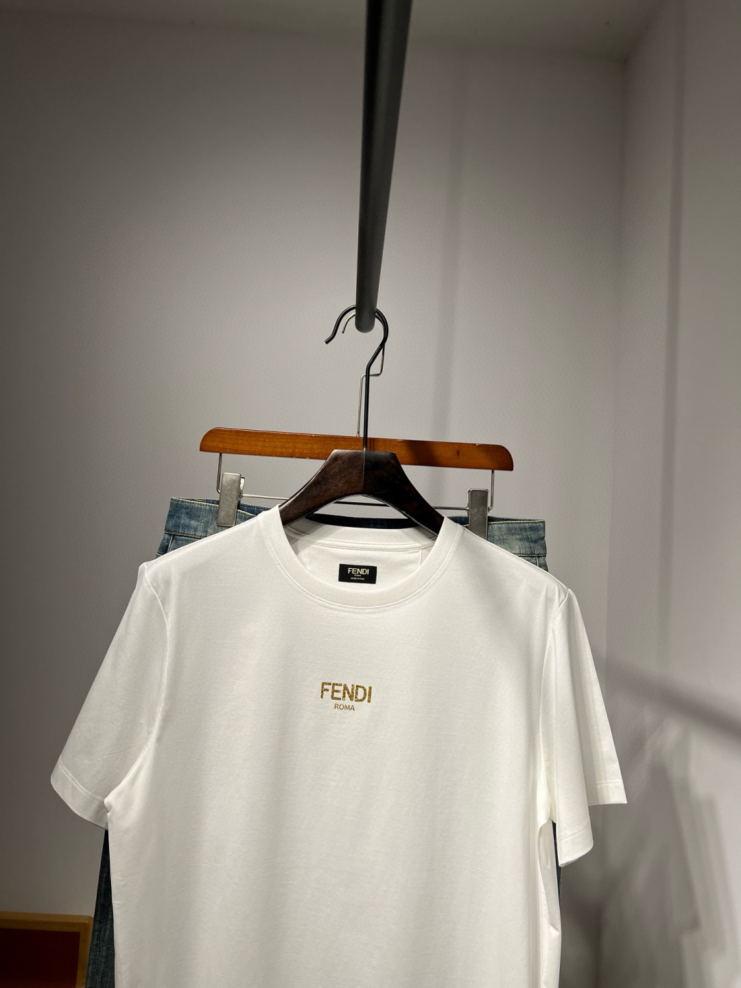 【新品】FD时装款双丝光棉圆领烫金小徽标FF 短袖T恤，香港洋行渠道货，经典明星级单品，25年春夏新品，