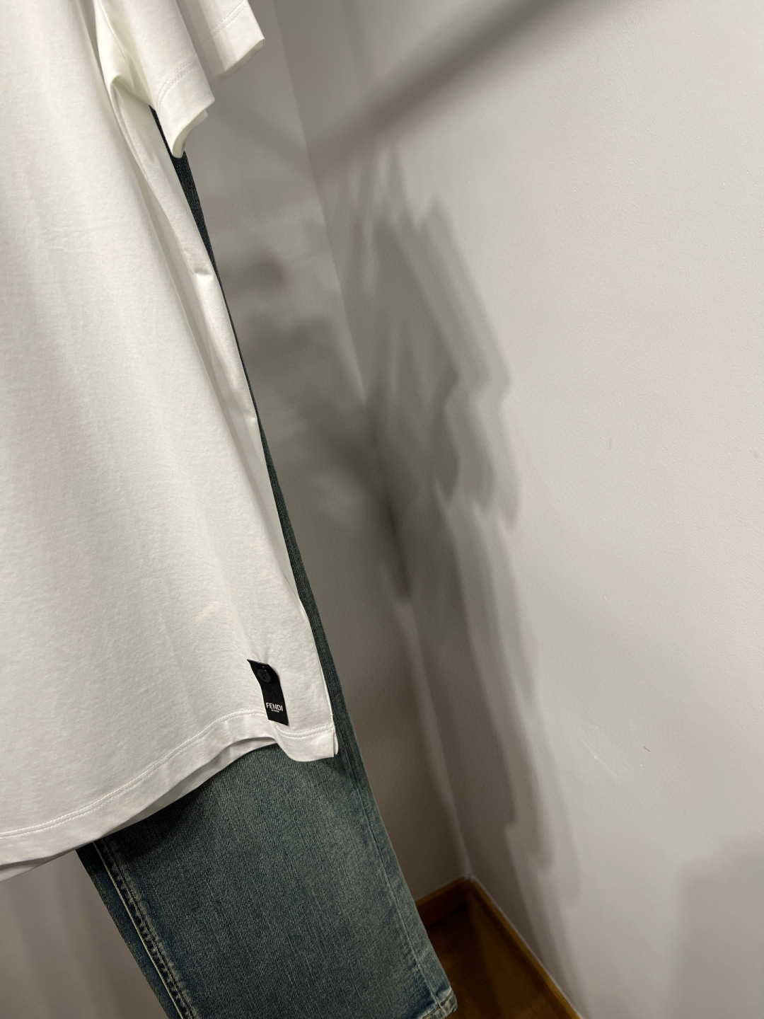 【新品】FD时装款双丝光棉圆领烫金小徽标FF 短袖T恤，香港洋行渠道货，经典明星级单品，25年春夏新品，