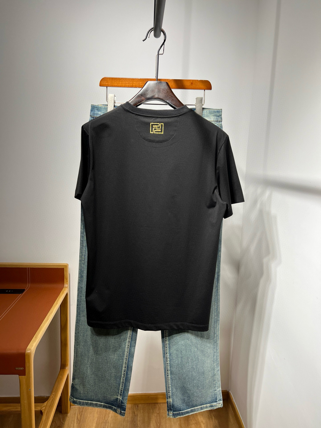 【新品】FD时装款双丝光棉圆领烫金小徽标FF 短袖T恤，香港洋行渠道货，经典明星级单品，25年春夏新品，