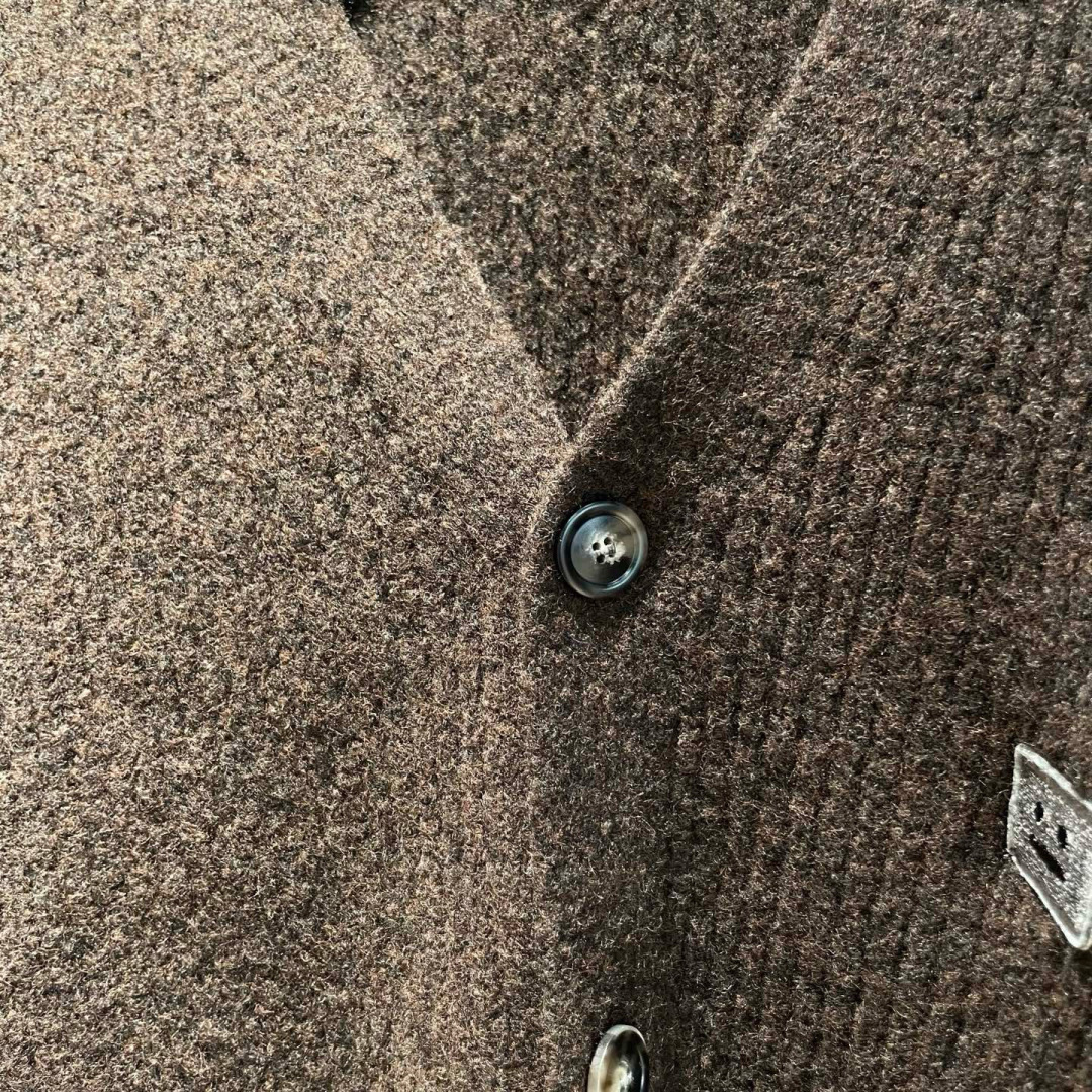 Acne Studios🌟秋冬新款开衫毛衣长袖🆕采用优质面料，超级柔软亲肤！内里走线工整细致，高端百搭款