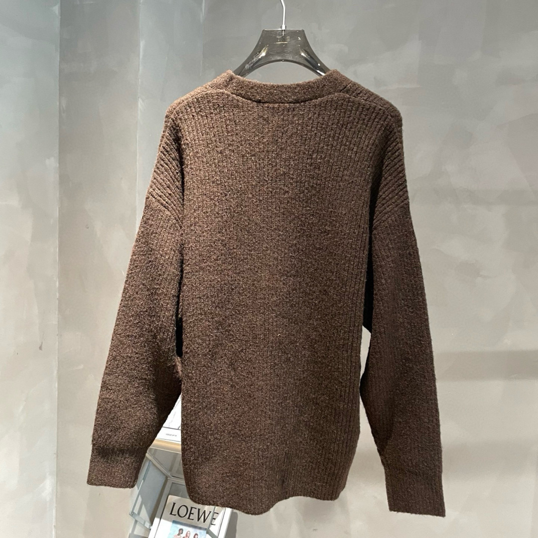 Acne Studios🌟秋冬新款开衫毛衣长袖🆕采用优质面料，超级柔软亲肤！内里走线工整细致，高端百搭款