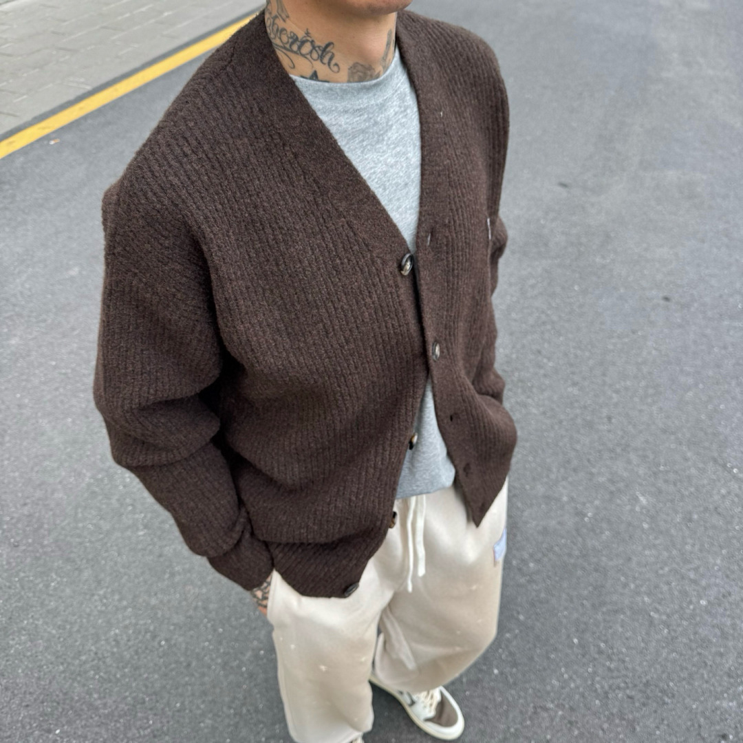 Acne Studios🌟秋冬新款开衫毛衣长袖🆕采用优质面料，超级柔软亲肤！内里走线工整细致，高端百搭款