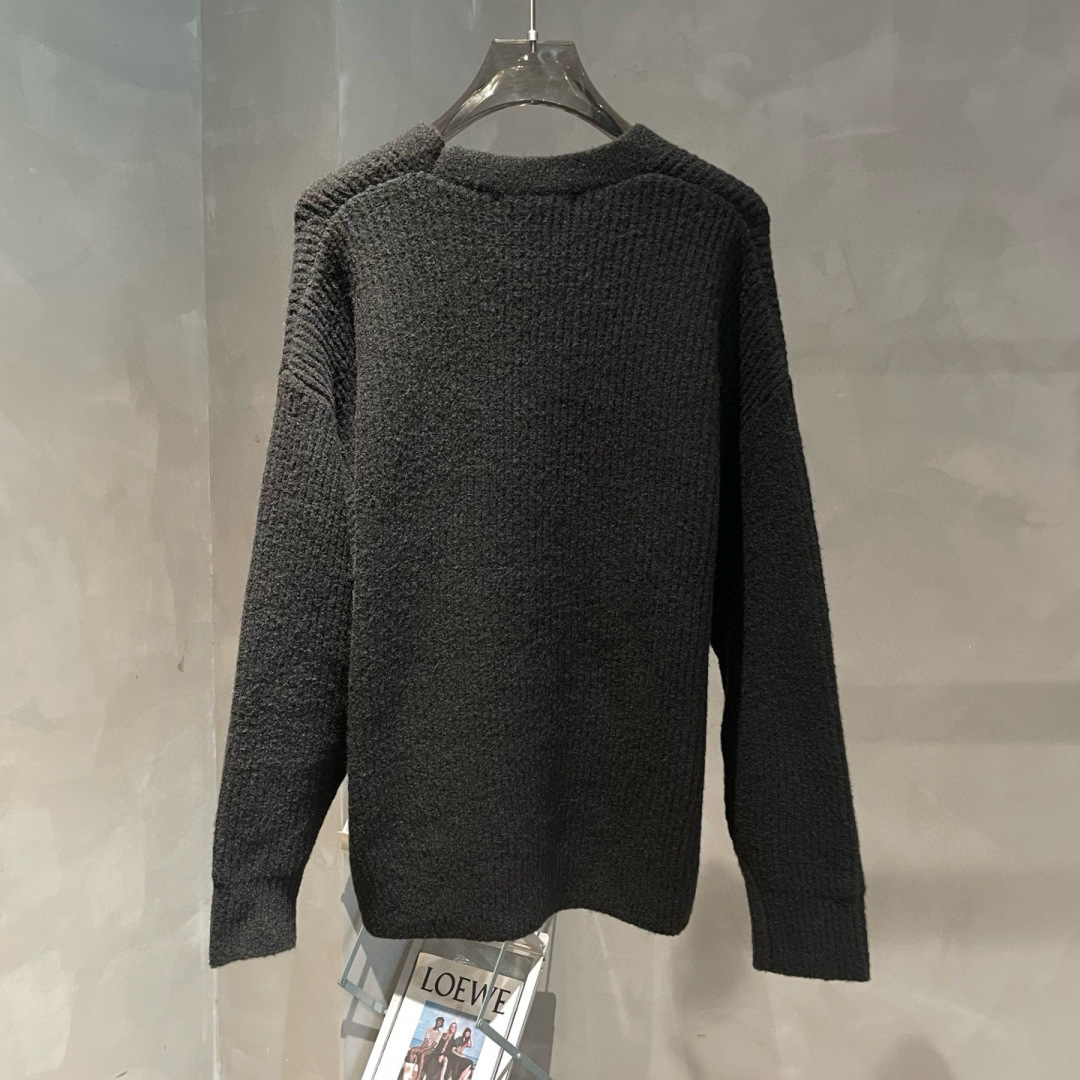 Acne Studios🌟秋冬新款开衫毛衣长袖🆕采用优质面料，超级柔软亲肤！内里走线工整细致，高端百搭款