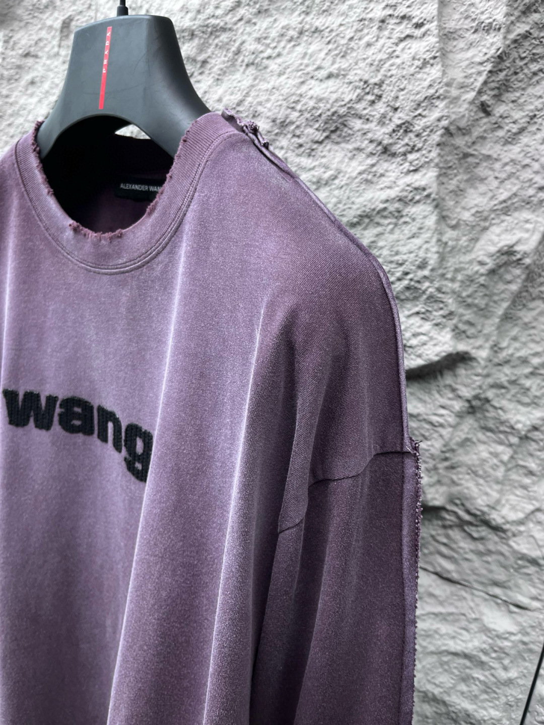 大王🔥🔥秋季新款长袖，采用优质棉质水洗面料，渐变工艺超级好看，超级舒适透气，面料极好亲肤舒适轻薄。字母采