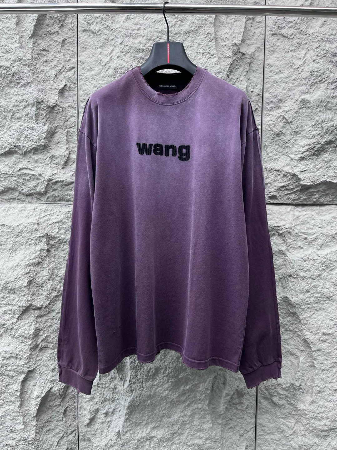 大王🔥🔥秋季新款长袖，采用优质棉质水洗面料，渐变工艺超级好看，超级舒适透气，面料极好亲肤舒适轻薄。字母采