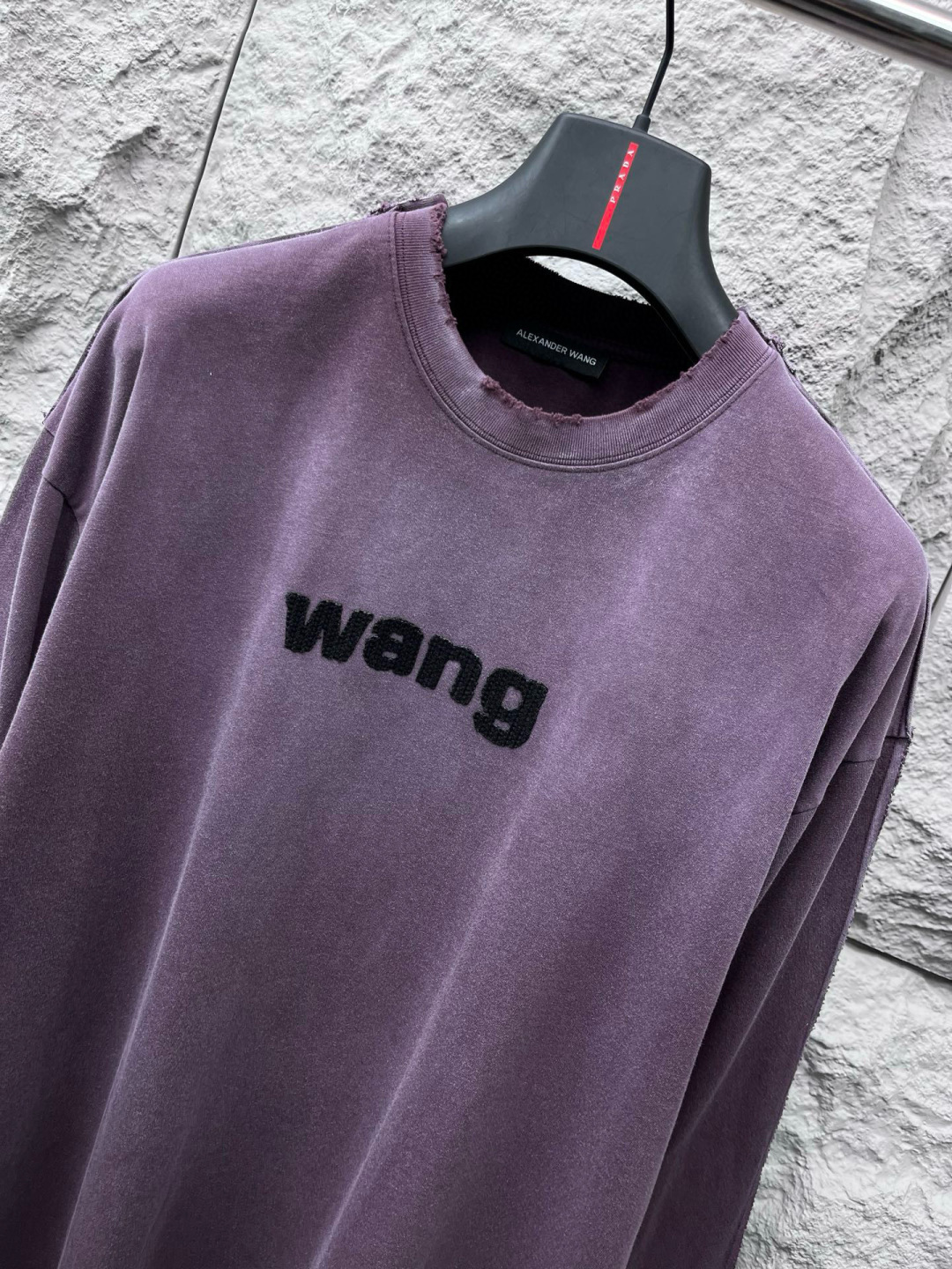 大王🔥🔥秋季新款长袖，采用优质棉质水洗面料，渐变工艺超级好看，超级舒适透气，面料极好亲肤舒适轻薄。字母采