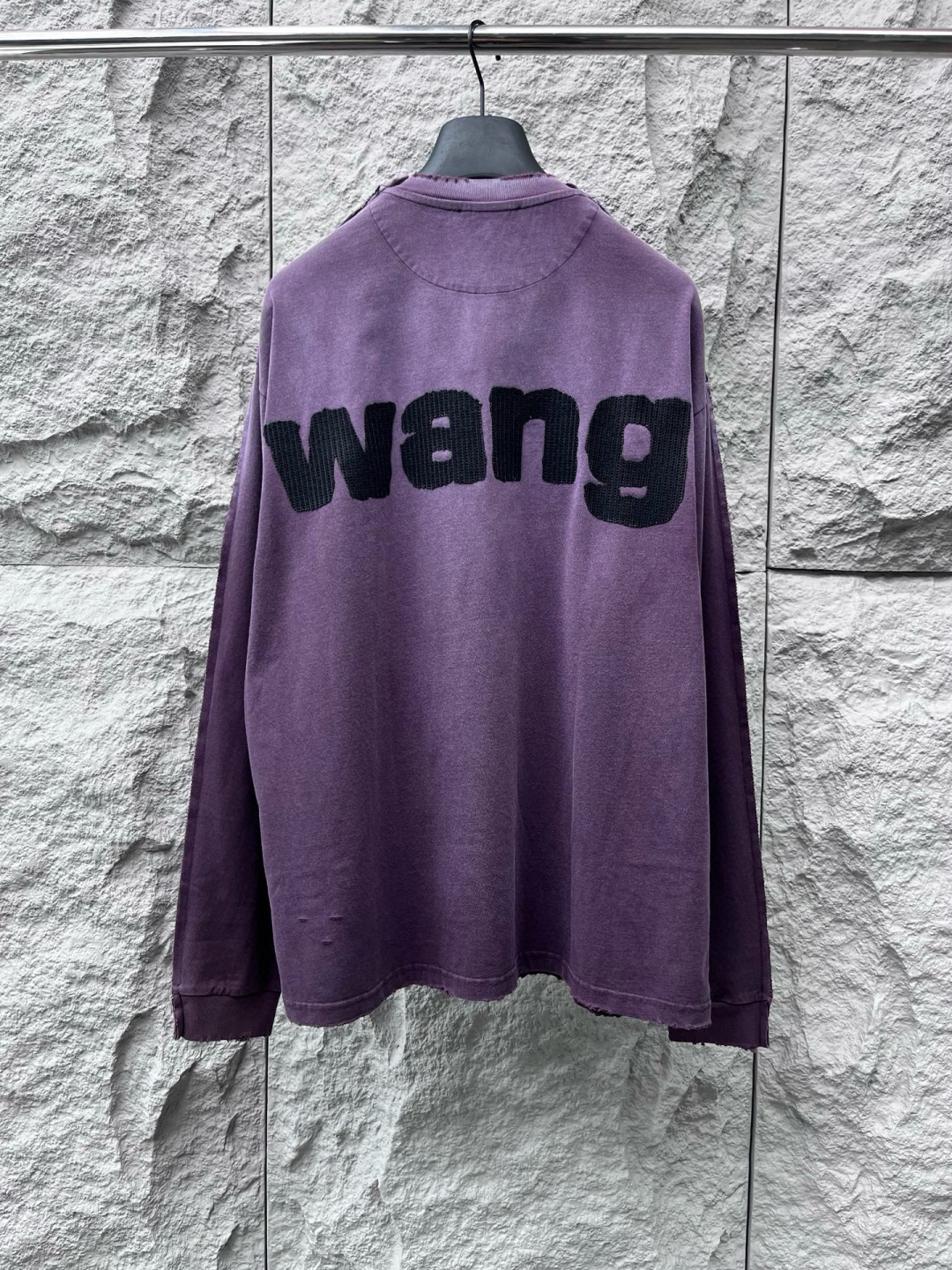 大王🔥🔥秋季新款长袖，采用优质棉质水洗面料，渐变工艺超级好看，超级舒适透气，面料极好亲肤舒适轻薄。字母采