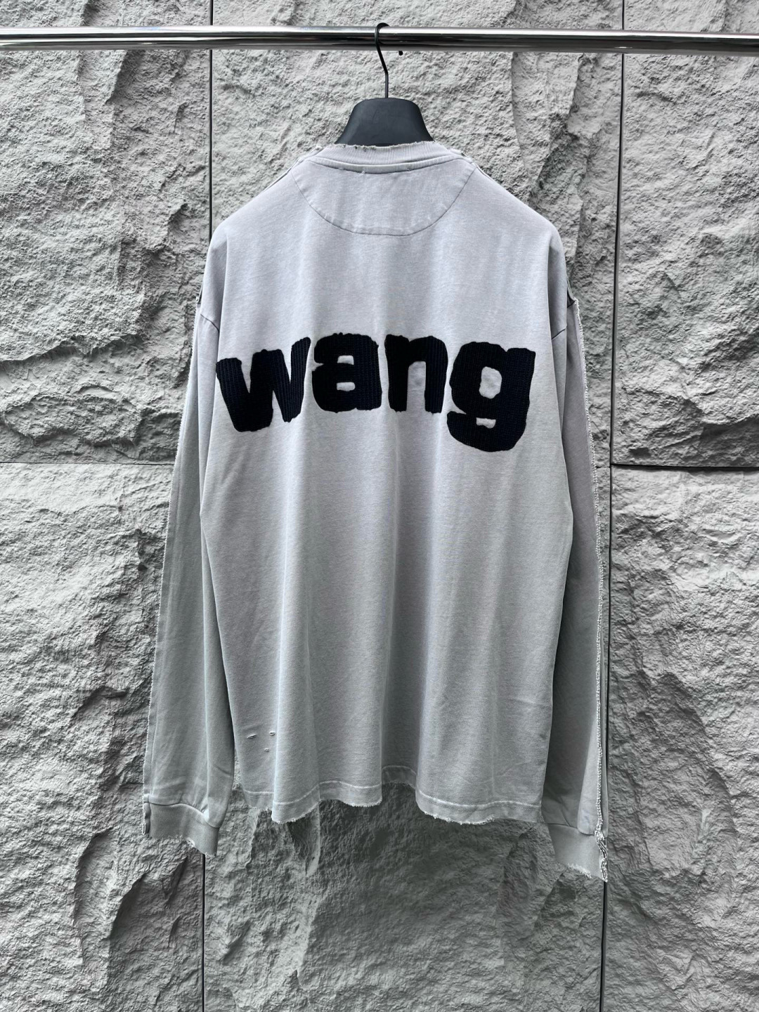 大王🔥🔥秋季新款长袖，采用优质棉质水洗面料，渐变工艺超级好看，超级舒适透气，面料极好亲肤舒适轻薄。字母采