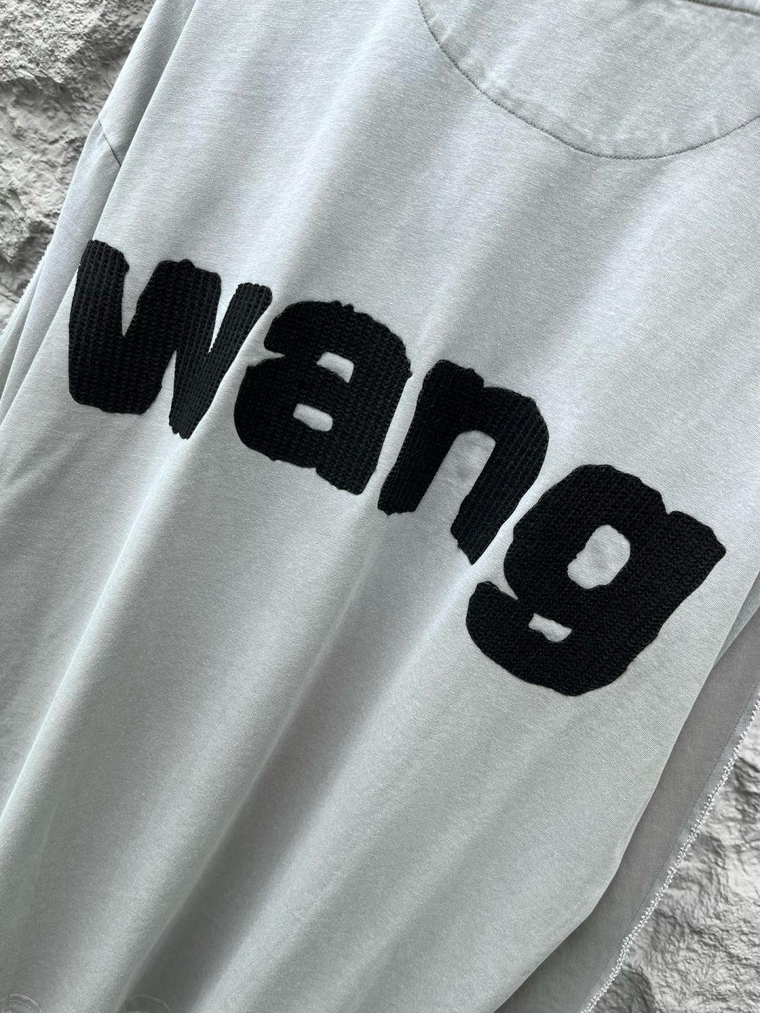 大王🔥🔥秋季新款长袖，采用优质棉质水洗面料，渐变工艺超级好看，超级舒适透气，面料极好亲肤舒适轻薄。字母采