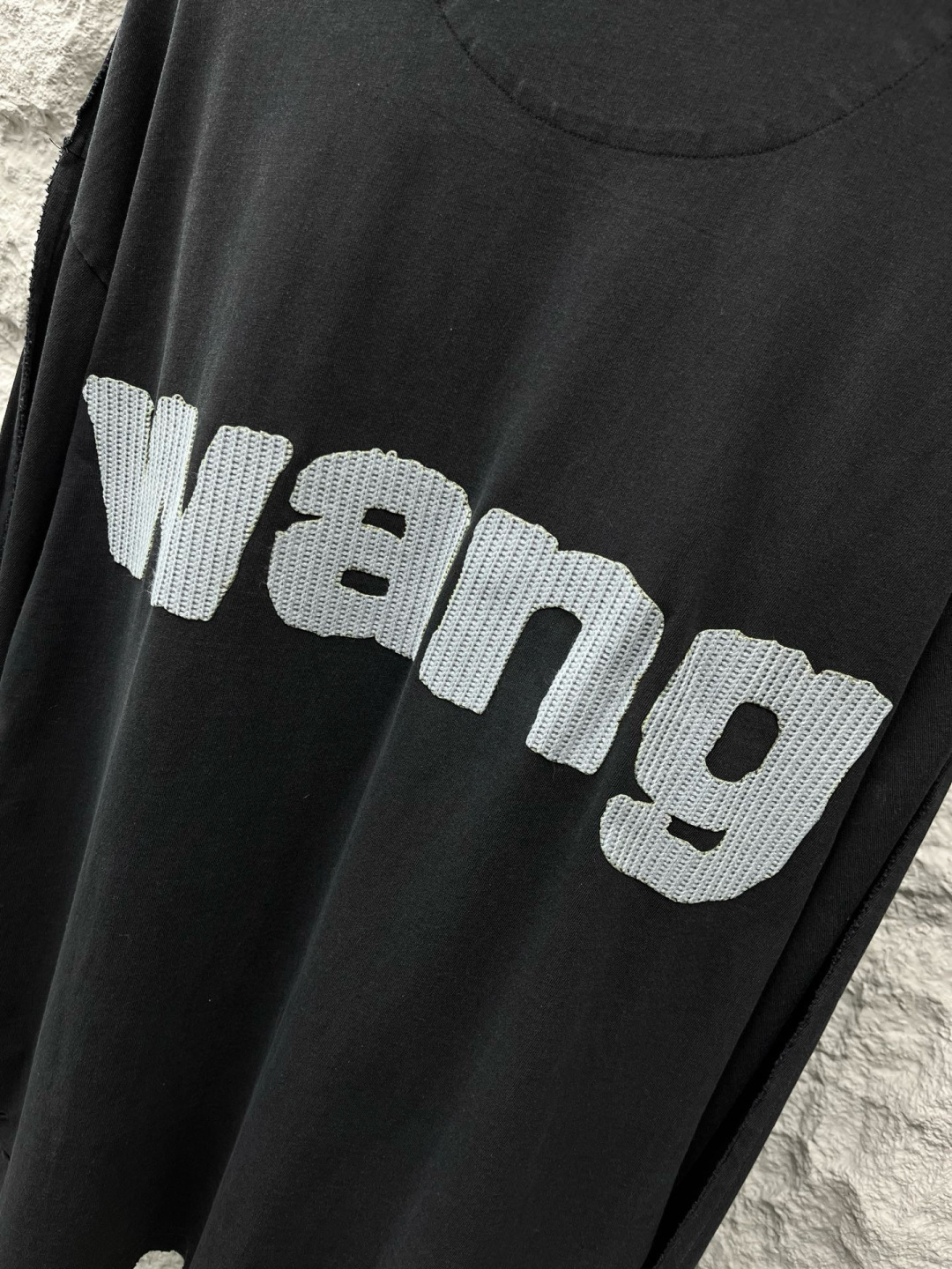 大王🔥🔥秋季新款长袖，采用优质棉质水洗面料，渐变工艺超级好看，超级舒适透气，面料极好亲肤舒适轻薄。字母采