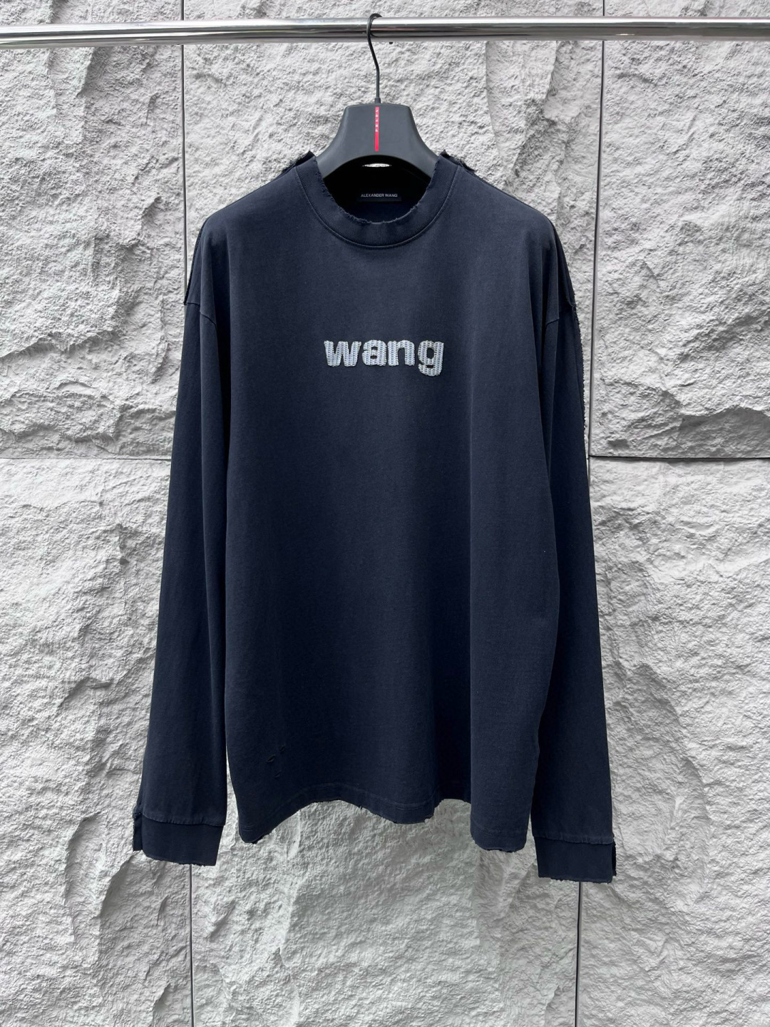 大王🔥🔥秋季新款长袖，采用优质棉质水洗面料，渐变工艺超级好看，超级舒适透气，面料极好亲肤舒适轻薄。字母采