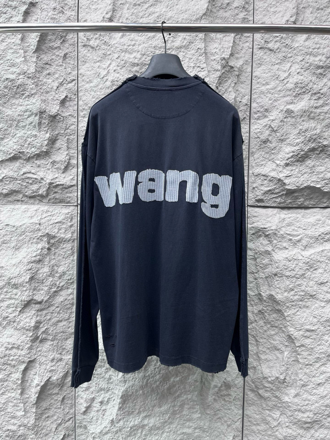 大王🔥🔥秋季新款长袖，采用优质棉质水洗面料，渐变工艺超级好看，超级舒适透气，面料极好亲肤舒适轻薄。字母采