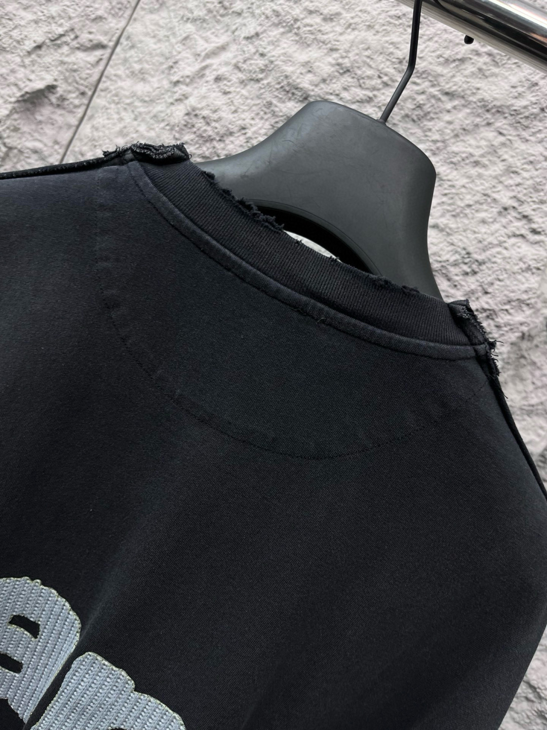 大王🔥🔥秋季新款长袖，采用优质棉质水洗面料，渐变工艺超级好看，超级舒适透气，面料极好亲肤舒适轻薄。字母采