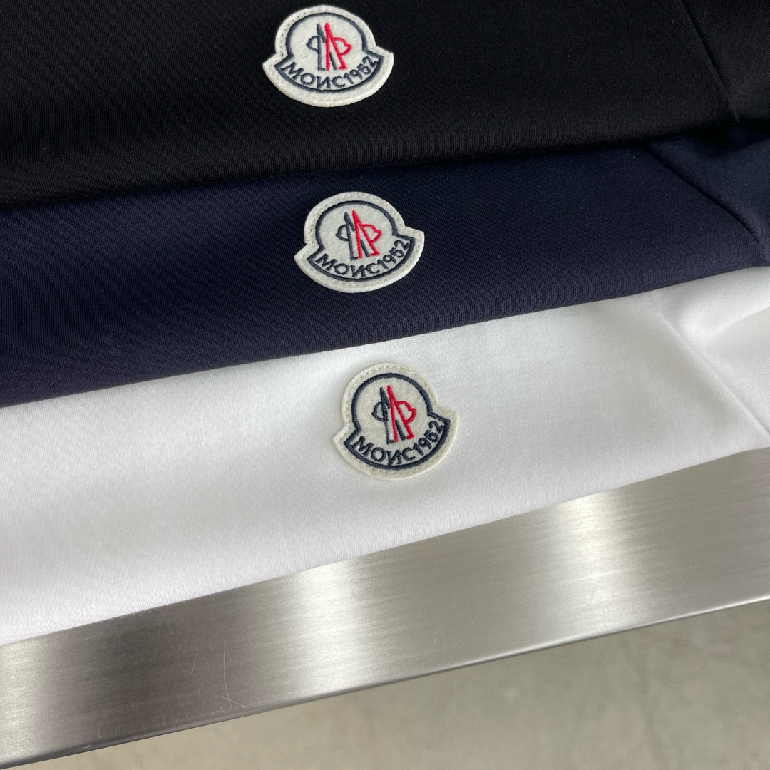 mon 2025秋冬打底系列尺码: M-5XL版型：长袖打底T克重：245克重成份：莫代尔双面面料 工艺