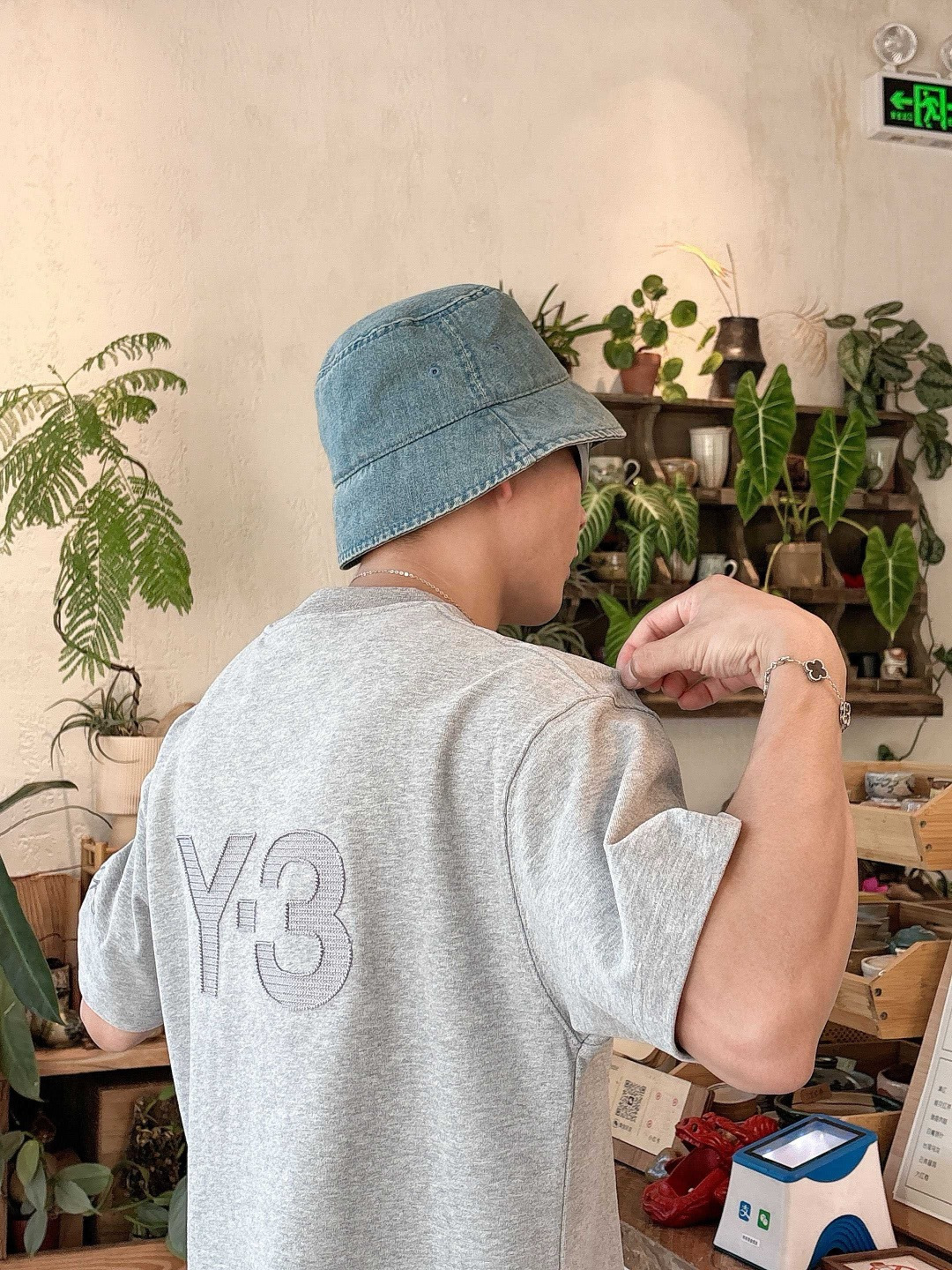 Y-3 25新款磨毛短袖阔版T恤颜色：黑，白，灰尺码：XS-XL