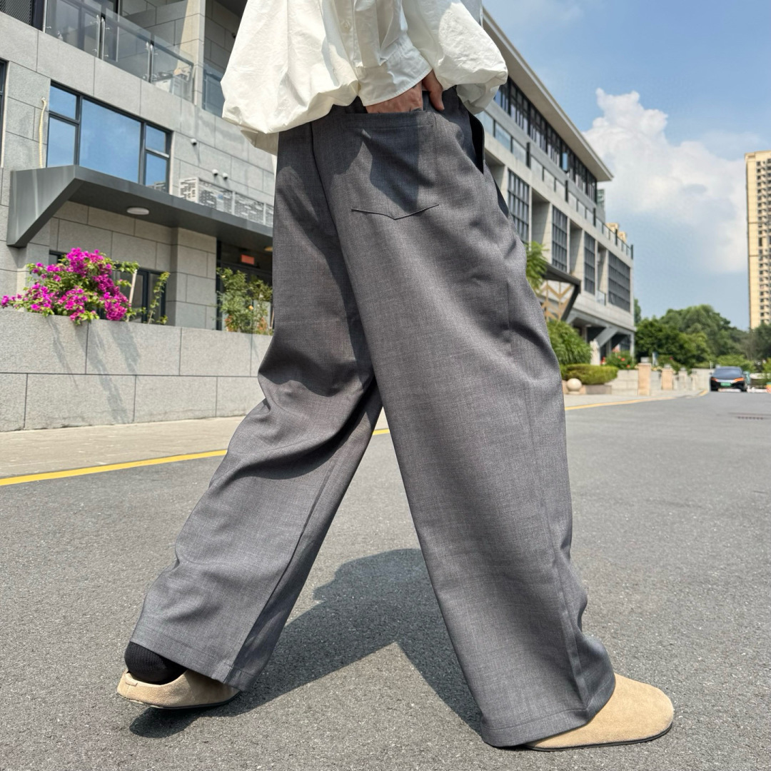 MiuMiu🌟秋季新款休闲西裤🆕采用优质面料，具有质感，松紧腰带设计，超级时尚洋气！码数：M-2XL男女