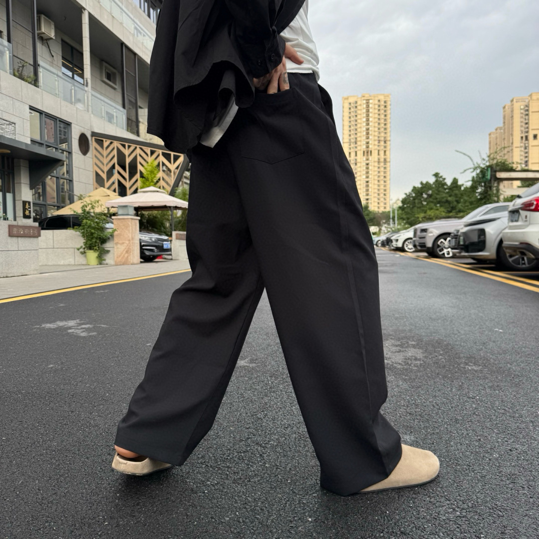 MiuMiu🌟秋季新款休闲西裤🆕采用优质面料，具有质感，松紧腰带设计，超级时尚洋气！码数：M-2XL男女