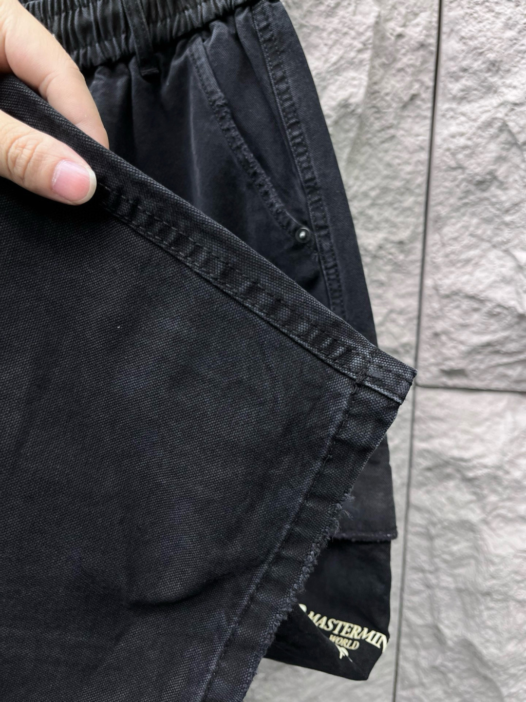 MMJ🔥🔥采用进口优质水洗面料，整体采用水洗做旧磨破设计工艺，面料挺括有型，两侧口袋工装设计超级时尚，标