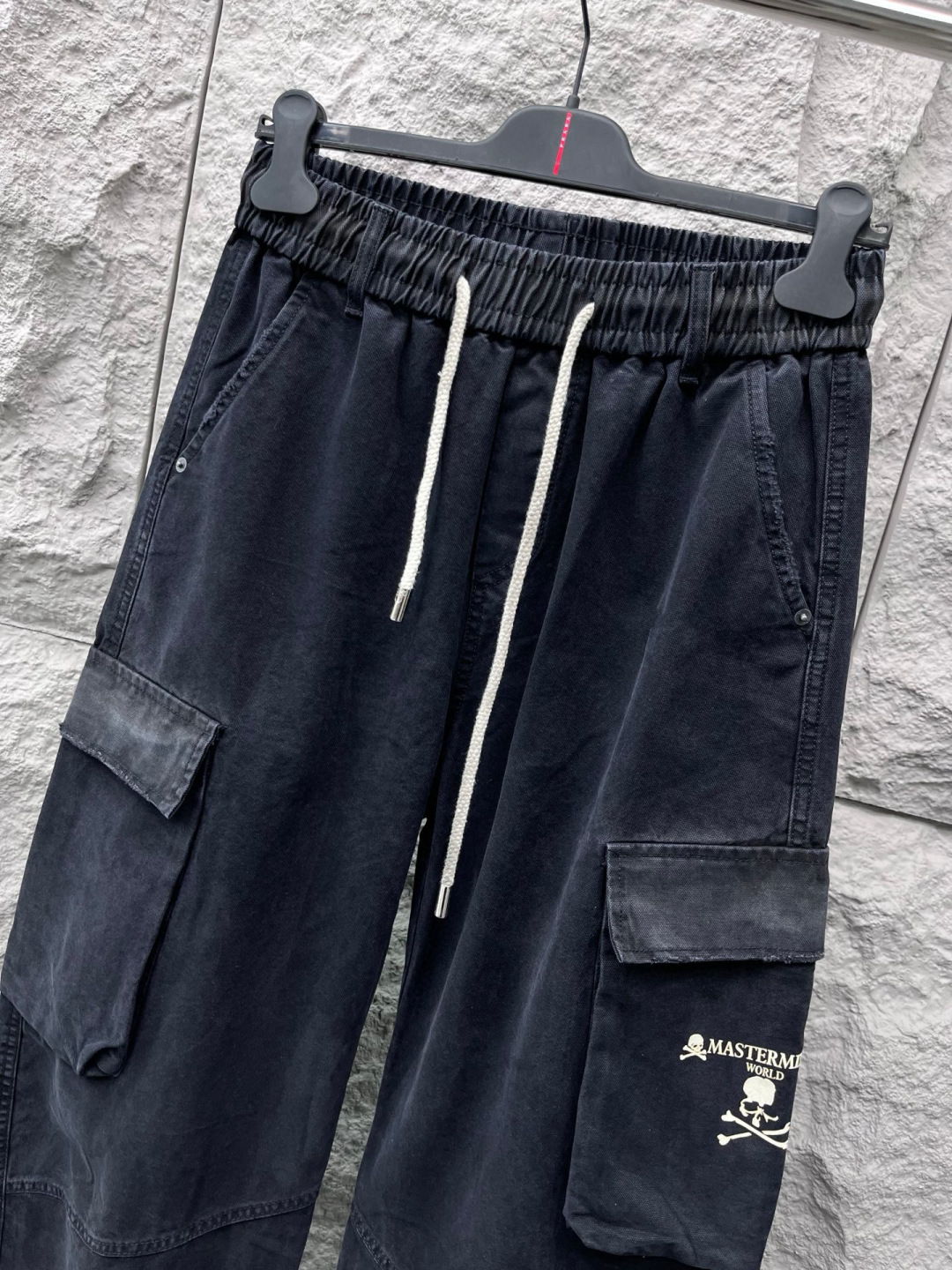MMJ🔥🔥采用进口优质水洗面料，整体采用水洗做旧磨破设计工艺，面料挺括有型，两侧口袋工装设计超级时尚，标