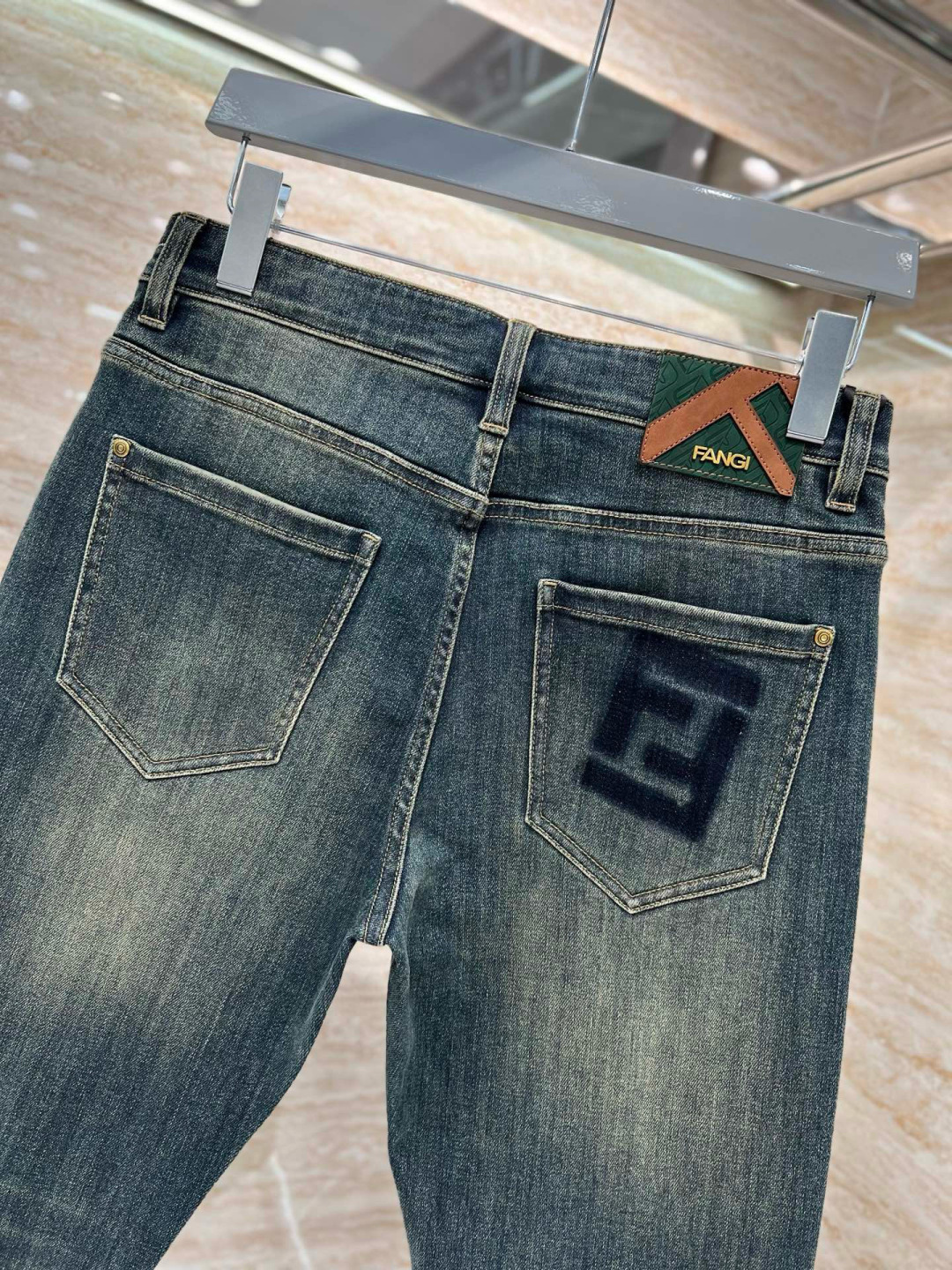 FD 𝟐𝟎𝟐𝟓秋冬上新高订欧货牛仔 现货供应 高端精梳棉面料 纳米洗水𝟗𝟎𝟏𝟖𝟖# 兰牛 码数: 𝟐𝟗-