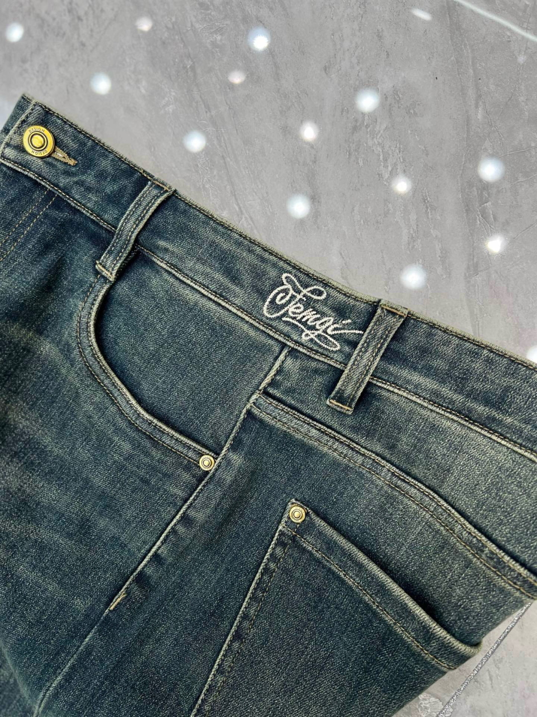 FD 𝟐𝟎𝟐𝟓秋冬上新高订欧货牛仔 现货供应 高端精梳棉面料 纳米洗水𝟗𝟎𝟏𝟖𝟖# 兰牛 码数: 𝟐𝟗-