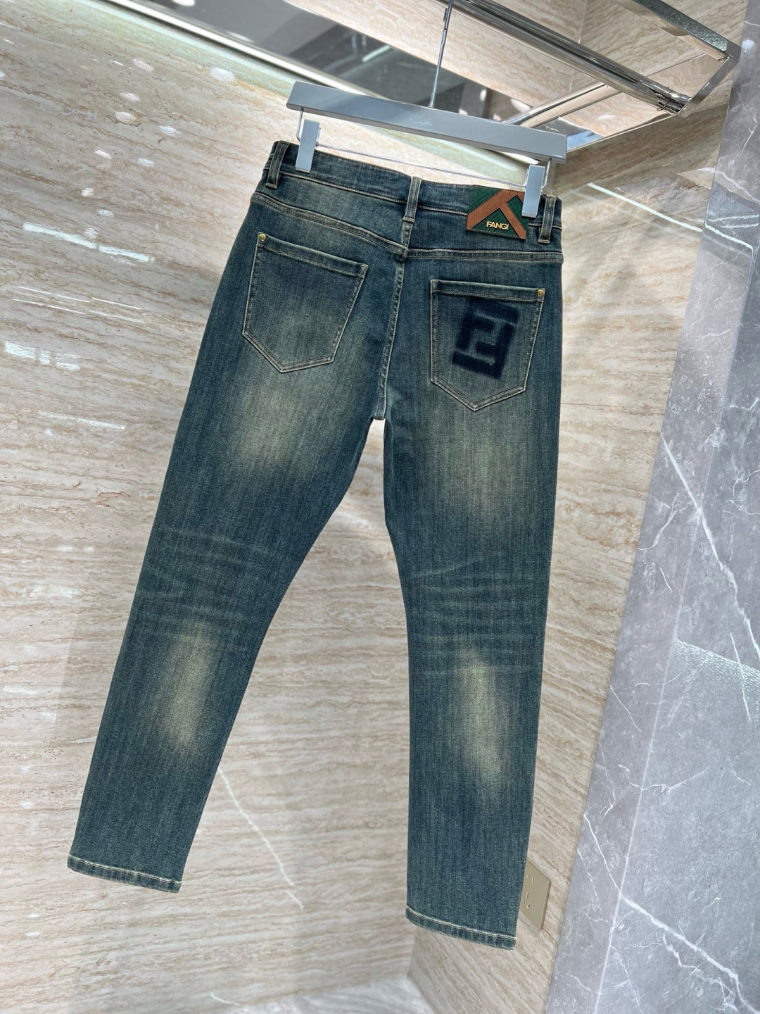 FD 𝟐𝟎𝟐𝟓秋冬上新高订欧货牛仔 现货供应 高端精梳棉面料 纳米洗水𝟗𝟎𝟏𝟖𝟖# 兰牛 码数: 𝟐𝟗-