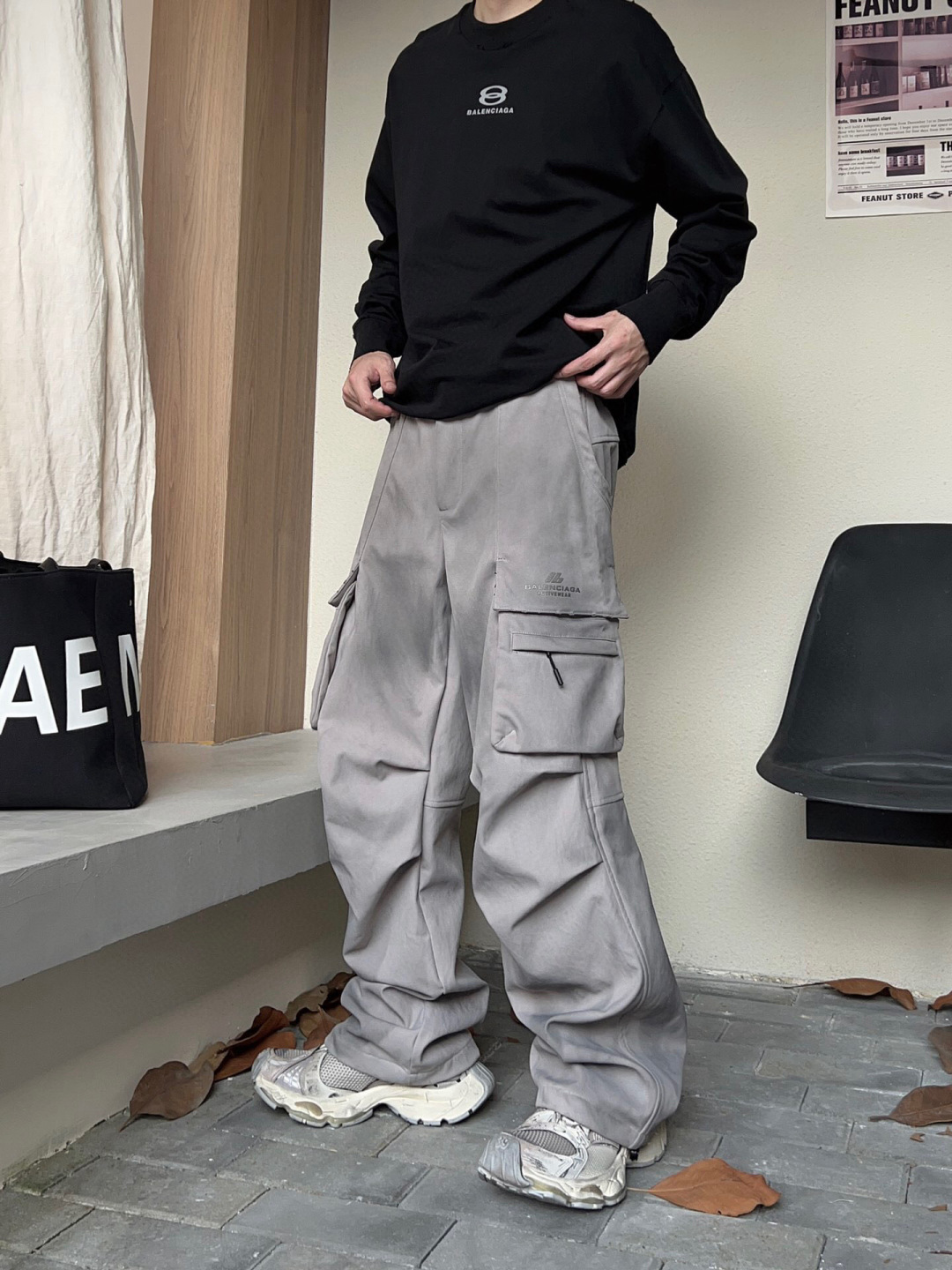 2025巴黎 秋冬新品发售！ 工装元素系列运动休闲裤精细打造！工装立体口袋设计！水洗工艺面料不易变形褪色