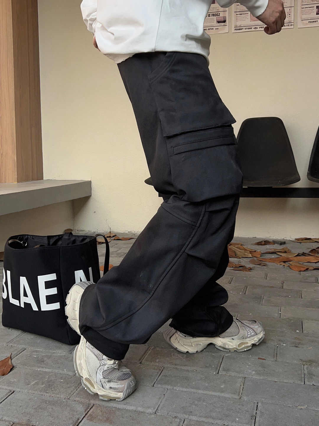 2025巴黎 秋冬新品发售！ 工装元素系列运动休闲裤精细打造！工装立体口袋设计！水洗工艺面料不易变形褪色