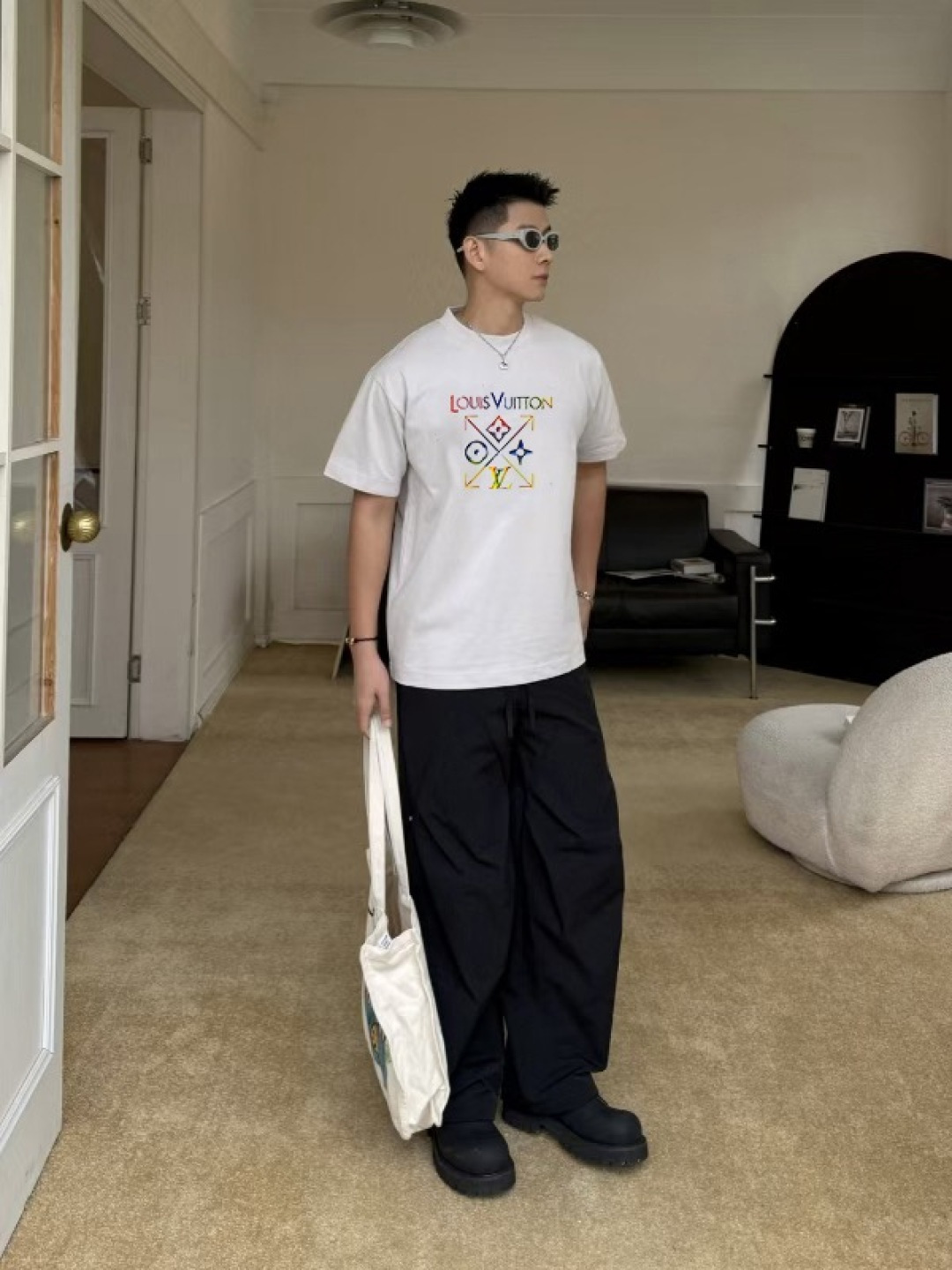 1V*2025秋季新款 个性字母logo印花 定制面料300g 短袖T恤 男女同款尺码：S M L XL