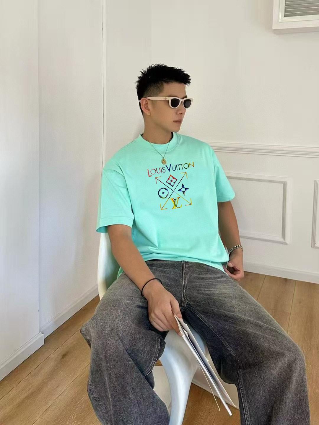 1V*2025秋季新款 个性字母logo印花 定制面料300g 短袖T恤 男女同款尺码：S M L XL