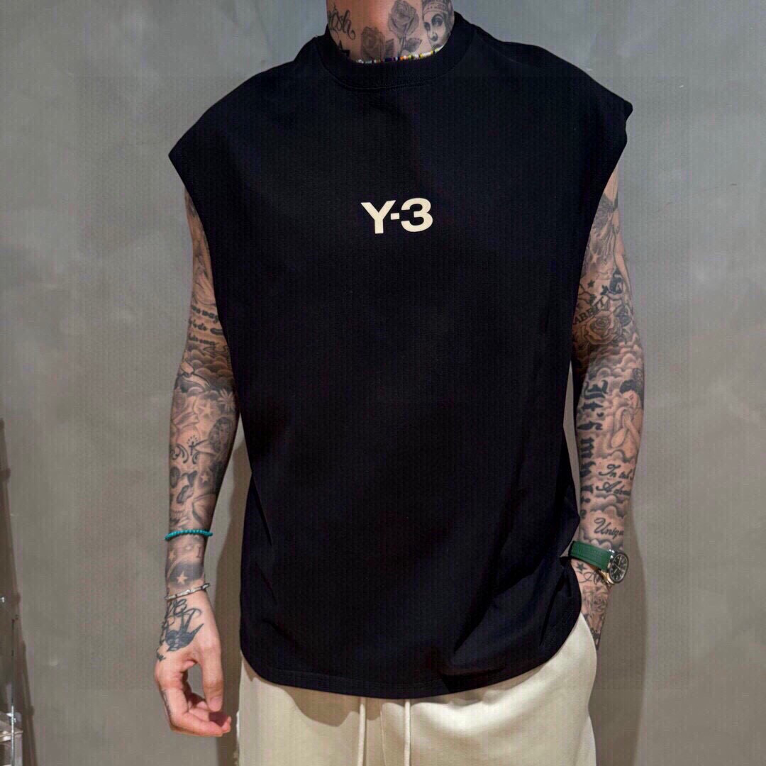 Y3🌟夏季新款背心🎽采用优质面料，超级柔软亲肤！标识植绒印花 设计点缀，内里走线工整细致，上身时尚潮流！